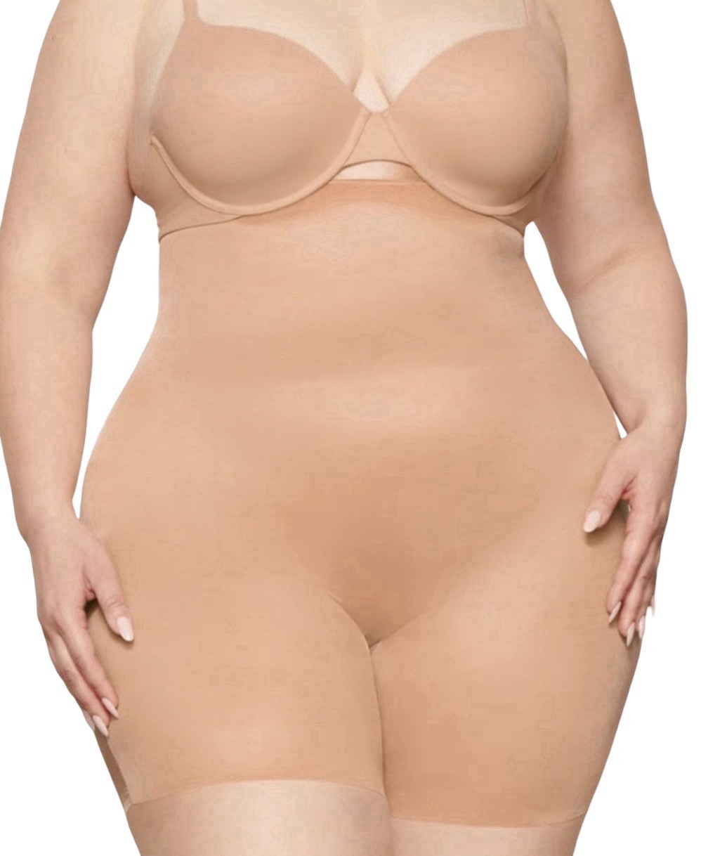 Skims Simply Bare High Waist Shorts- NEW - Clay Biege - 4XL Skims Simply Bare High Waist Shorts- NEW - Clay Biege - 4XL
