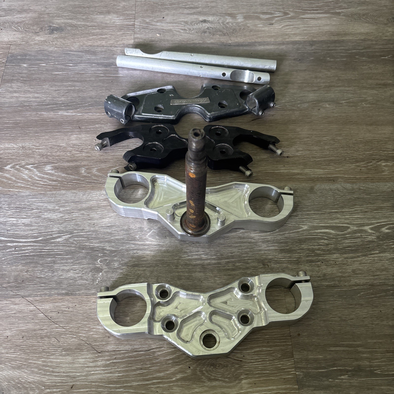 SUZUKI GT 750 1974 Custom Triple Trees To Fit Hyabusa Forks SUZUKI GT 750 1974 Custom Triple Trees To Fit Hyabusa Forks