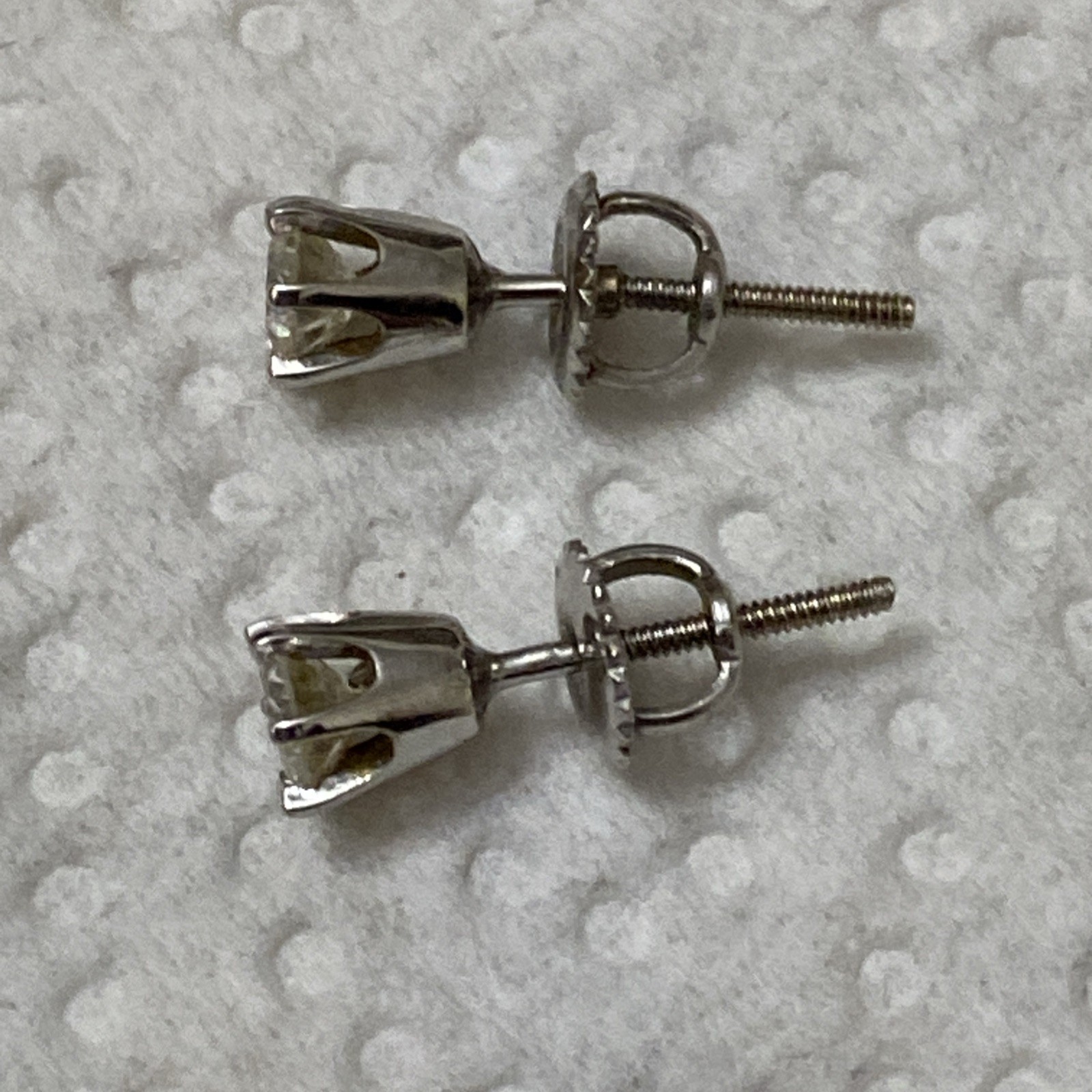 0.50Ct Round Cut 6 Prong Natural Diamond Women\'s Stud Earrings in 14K White Gold 0.50Ct Round Cut 6 Prong Natural Diamond Women\'s Stud Earrings in 14K White Gold