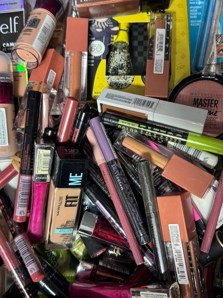 (25 Pcs) Beauty Makeup Mixed Cosmetics Brand New May include DUPES π (25 Pcs) Beauty Makeup Mixed Cosmetics Brand New May include DUPES π