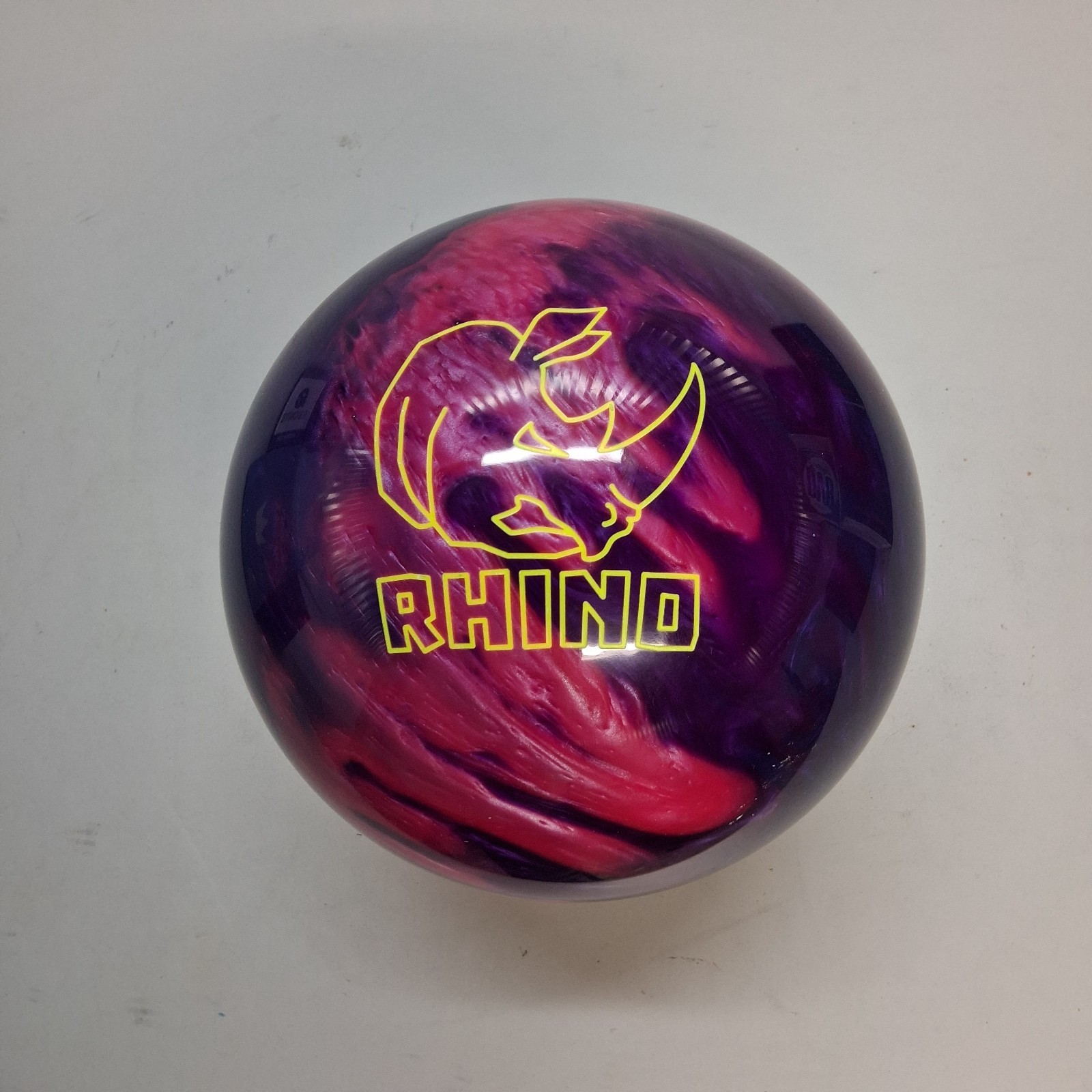 Brunswick Rhino Purple/Pink/Berry Pearl  BOWLING ball 15 lb new in box #097