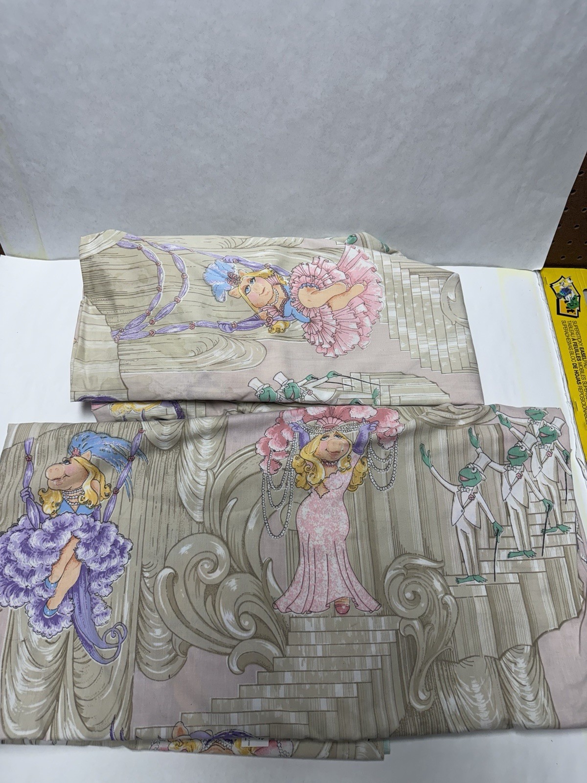 RARE VTG 1980 MUPPETS MISS PIGGY & KERMIT THE FROG QUEEN SHEET SET -PIG FOLLIES RARE VTG 1980 MUPPETS MISS PIGGY & KERMIT THE FROG QUEEN SHEET SET -PIG FOLLIES