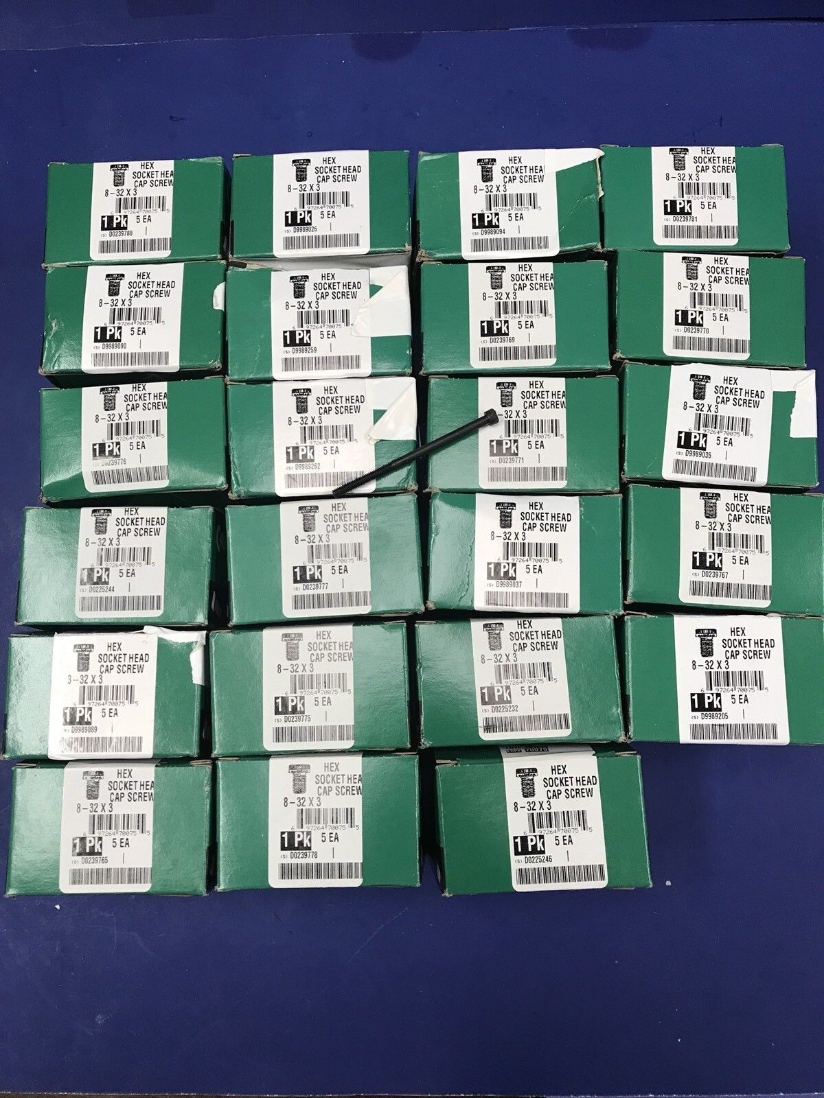 Camcar 8-32 x 3 Socket Head Cap Screw, Lot of 115 Pieces, New Camcar 8-32 x 3 Socket Head Cap Screw, Lot of 115 Pieces, New