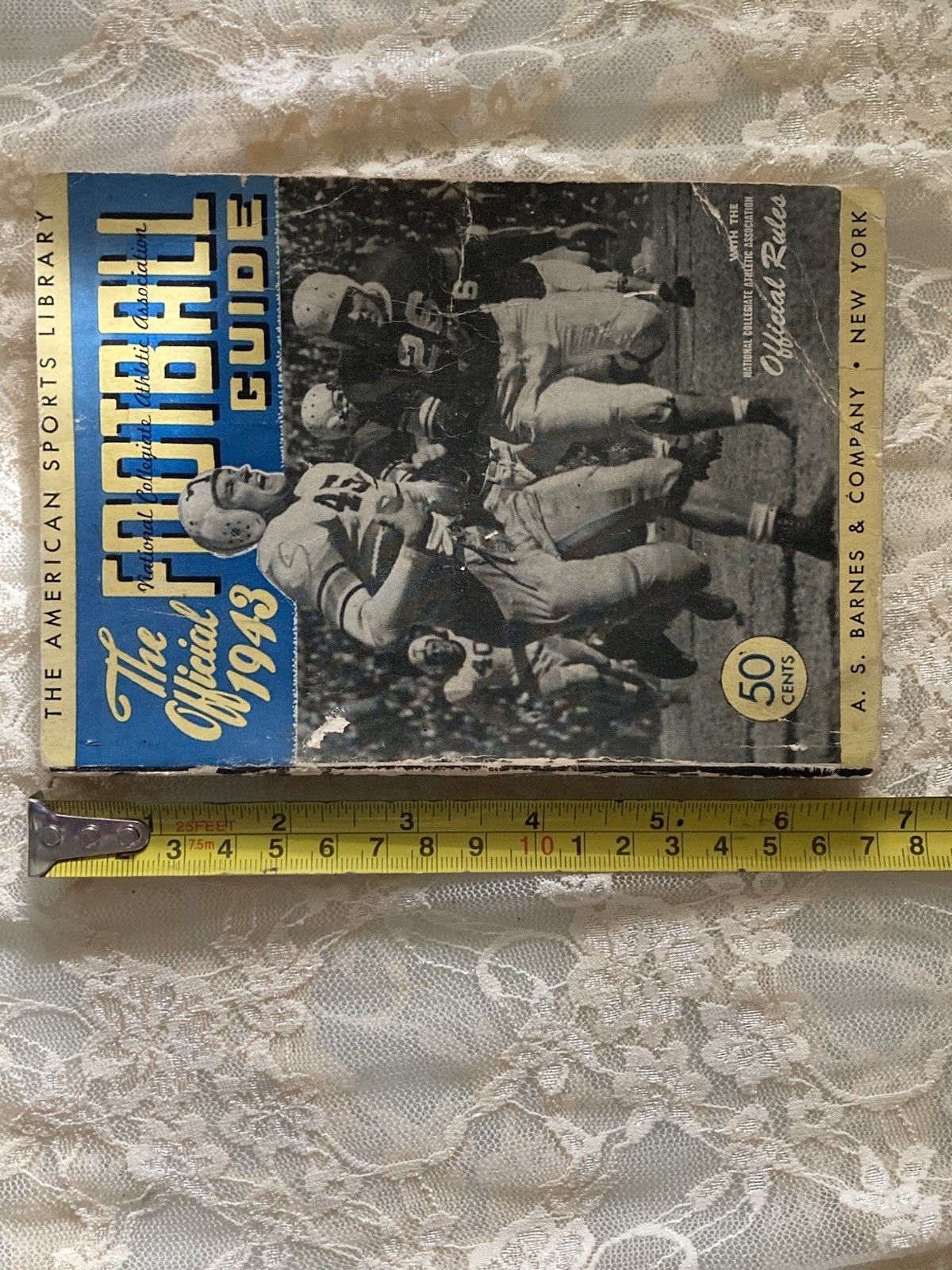 OFFICIAL FOOTBALL GUIDE 1943 RARE VINTAGE AMERICAN SPORTS LIBRARY NCAA G/VG