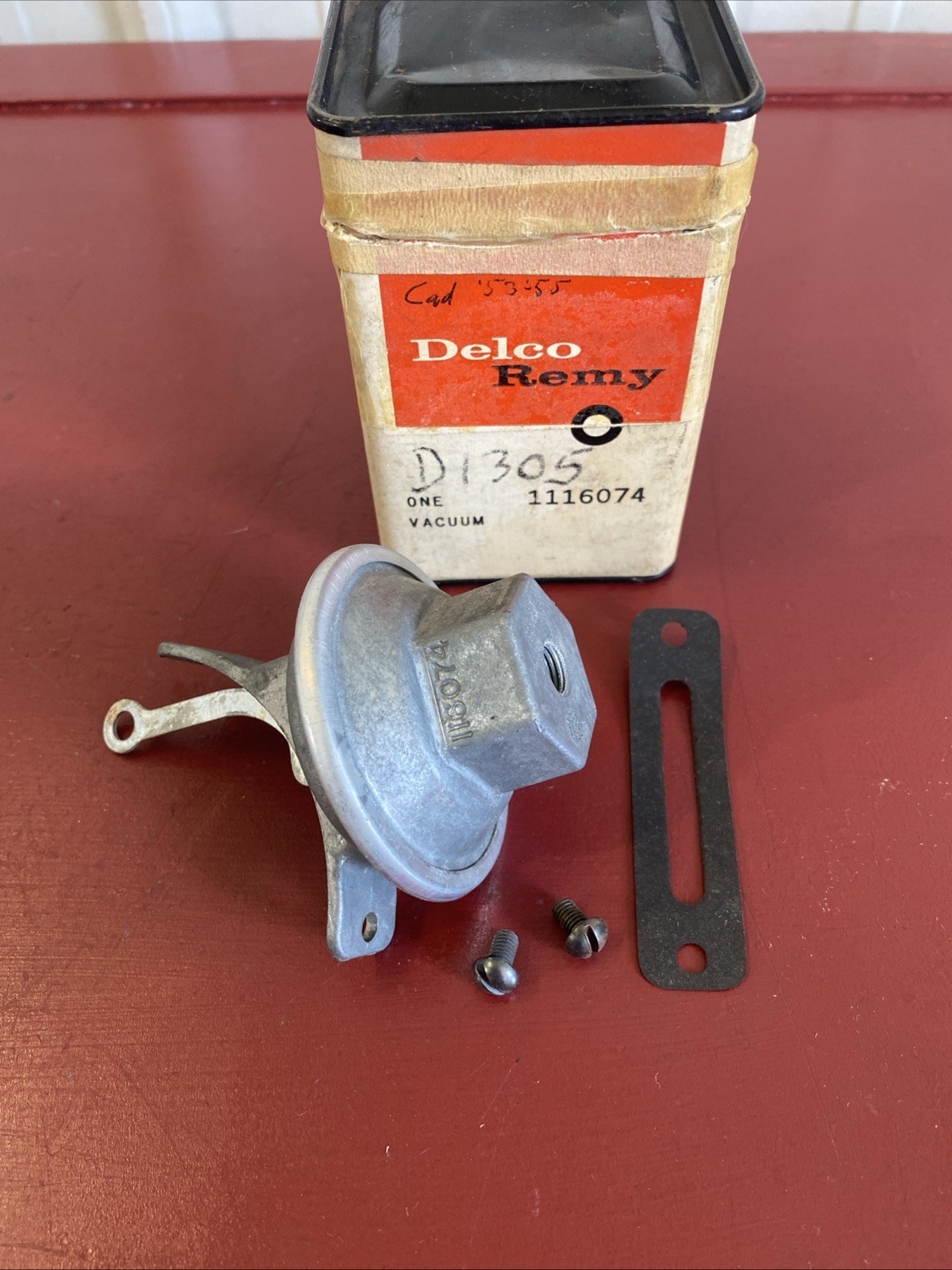 1953 1954 CADILLAC DELCO REMY DISTRIBUTOR VACUUM CONTROL 1116074 NOS 1953 1954 CADILLAC DELCO REMY DISTRIBUTOR VACUUM CONTROL 1116074 NOS