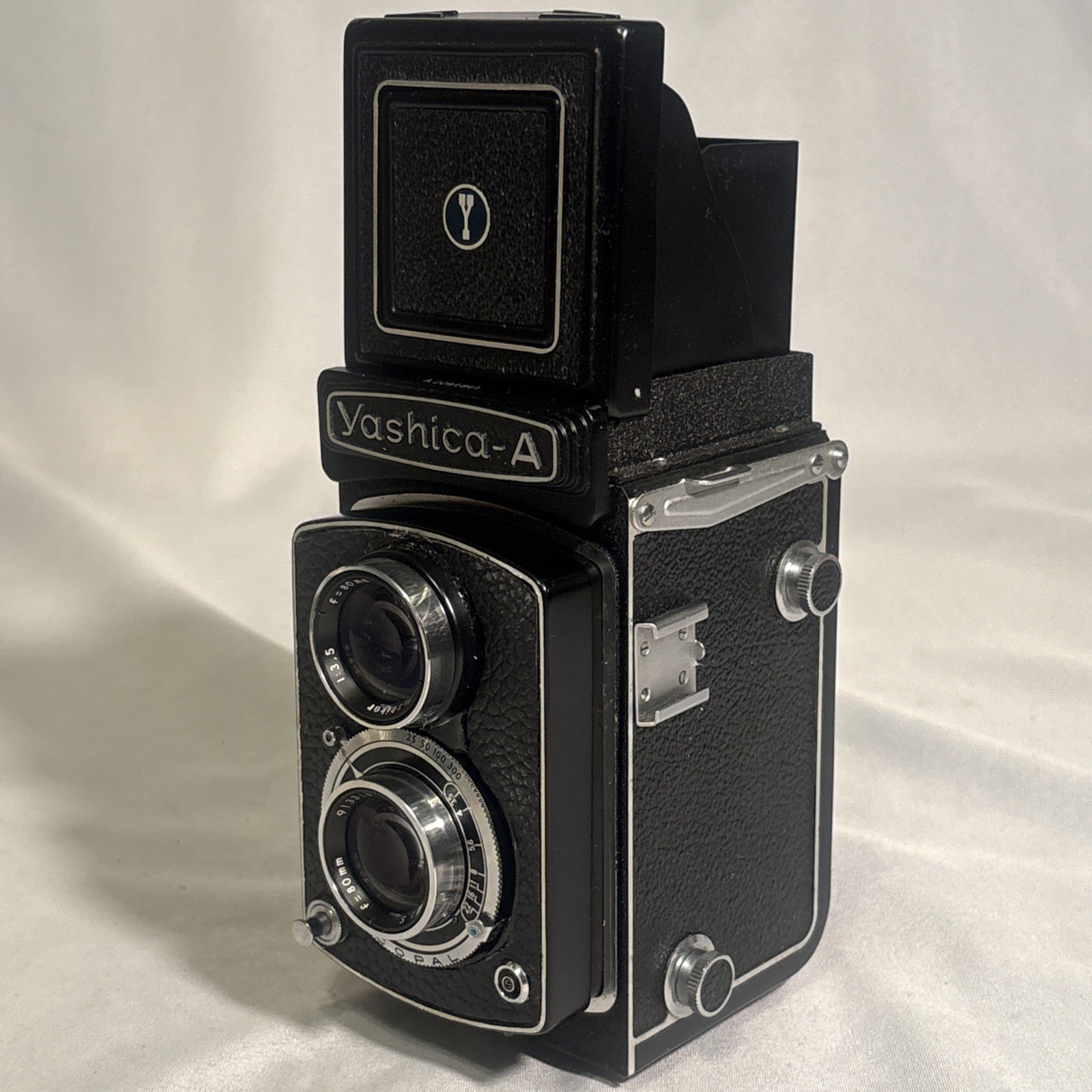 Yashica-A TLR 80mm f3.5 120 Film Medium Format Antique Vintage CLA’d Read Yashica-A TLR 80mm f3.5 120 Film Medium Format Antique Vintage CLA’d Read