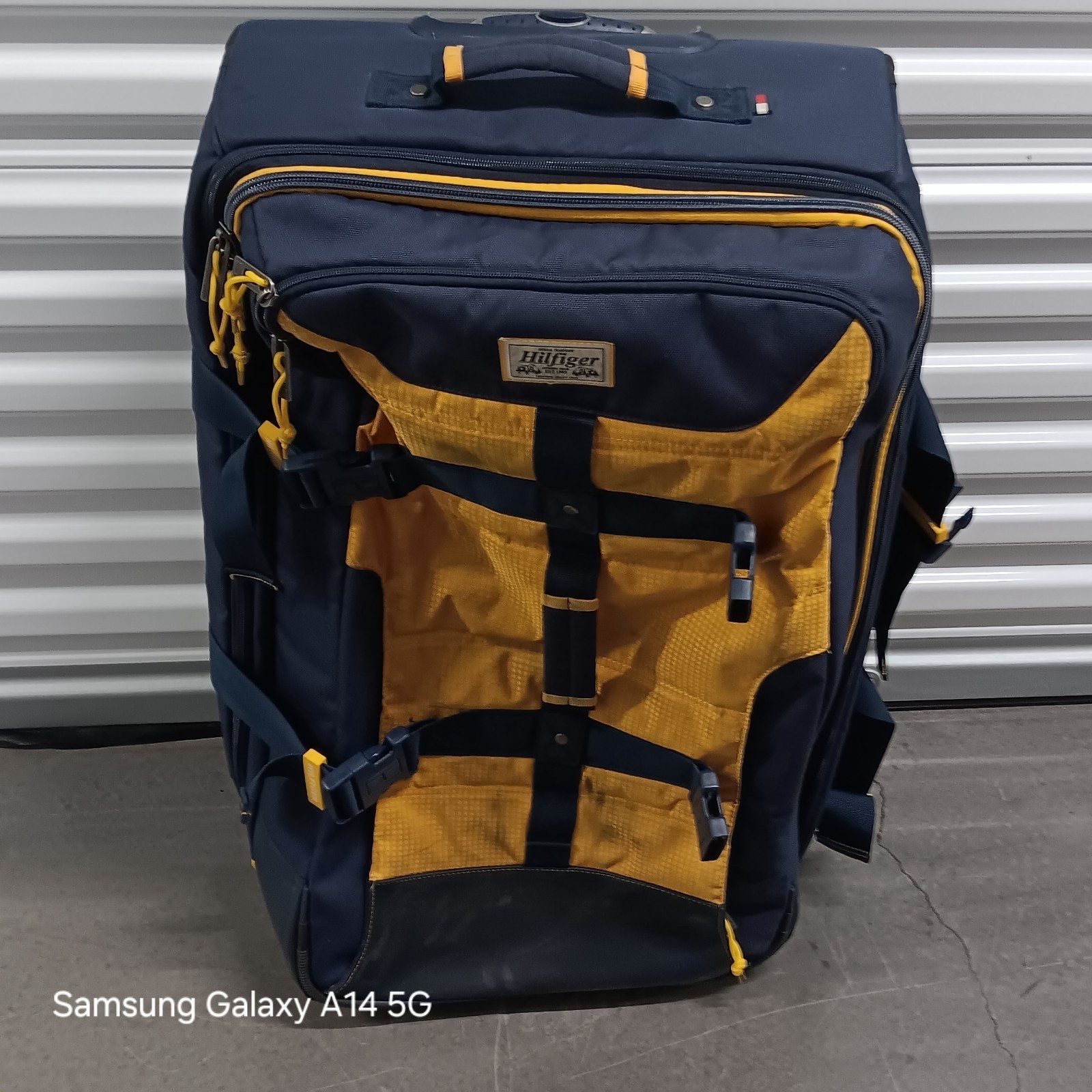 TOMMY HILFIGER Vintage Rolling Suitcase Navy Yellow Traditional American Luggage TOMMY HILFIGER Vintage Rolling Suitcase Navy Yellow Traditional American Luggage