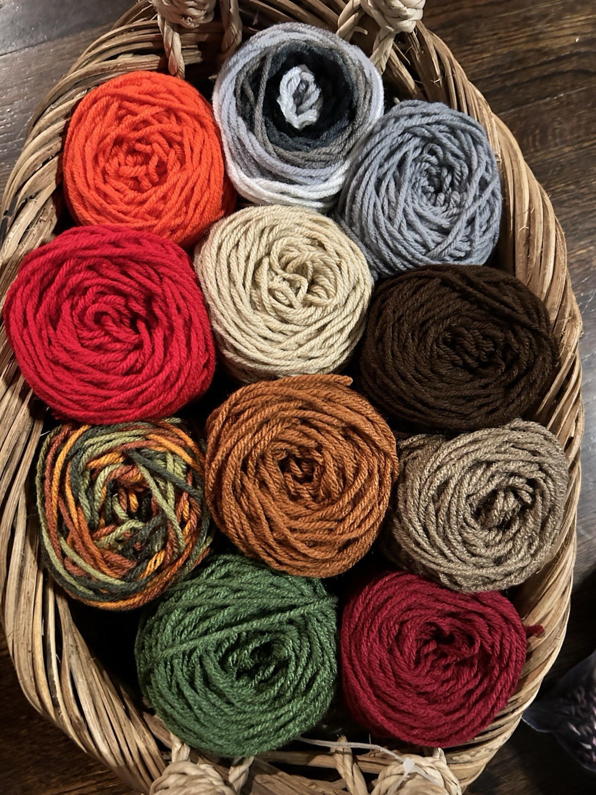 12 Ounces Of Yarn Scrap Lot. Random Assortment Skeins READ DISCRIPTION 12 Ounces Of Yarn Scrap Lot. Random Assortment Skeins READ DISCRIPTION