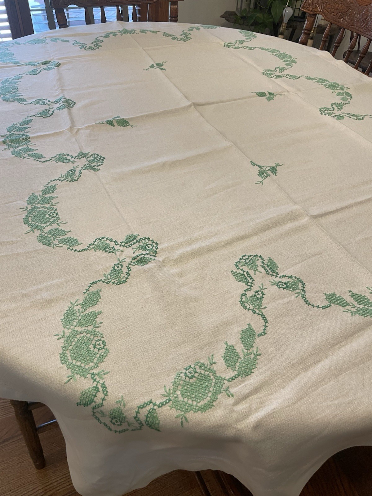 Vtg Cross Stitch Tablecloth Green Off-White Linen Tablecloth 46x66” Floral Heart Vtg Cross Stitch Tablecloth Green Off-White Linen Tablecloth 46x66” Floral Heart