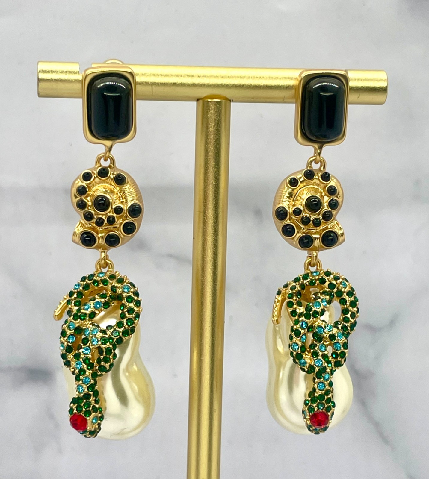 SCHIAPARELLI Water Pearl Rhinestone Pendant Earrings - Pre owned / MC6132