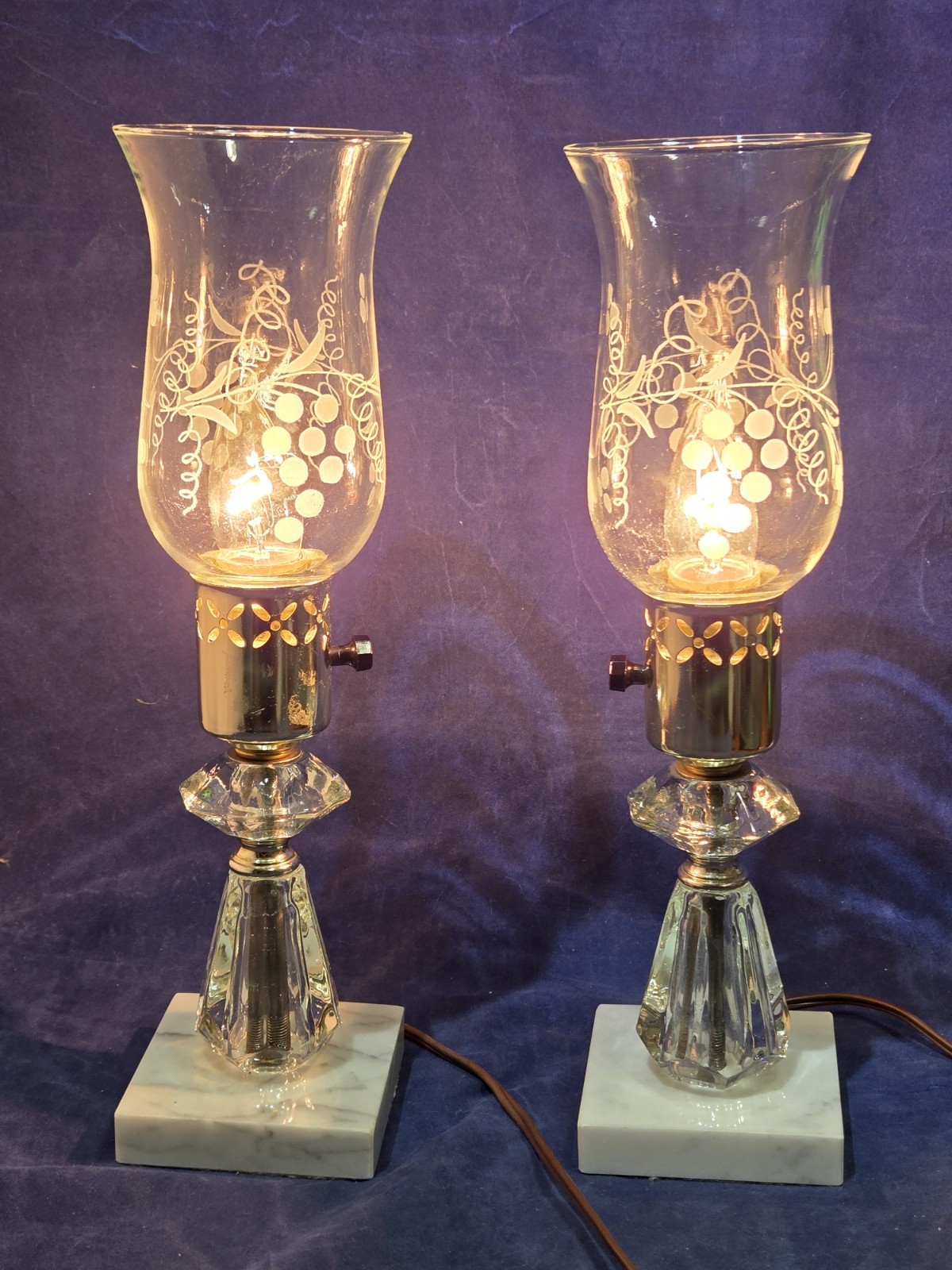 Vtg Pair Hollywood Regency Crystal Boudoir Table Lamps Etched Grape Circle F USA