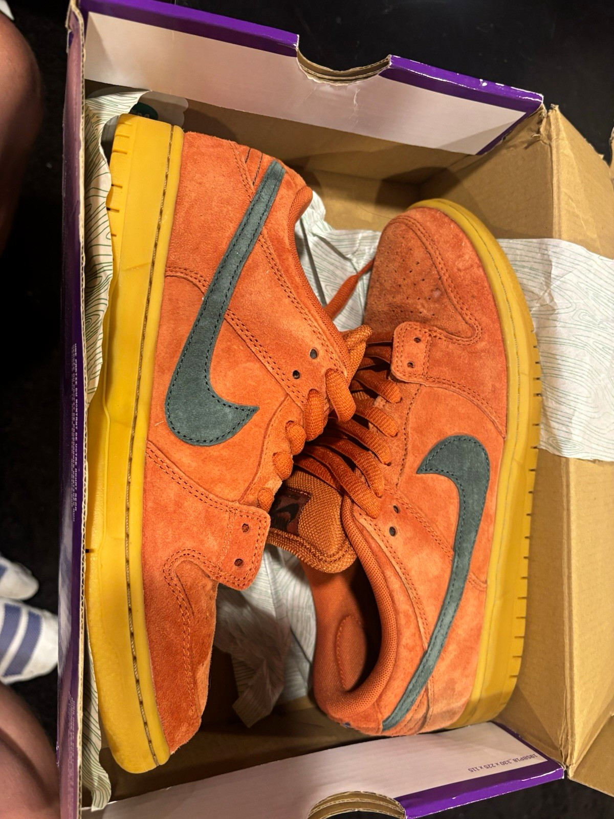 Nike SB Dunk Low Pro Burnt Sunrise/Vintage Green Orange Suede Shoes US 9.5 M Nike SB Dunk Low Pro Burnt Sunrise/Vintage Green Orange Suede Shoes US 9.5 M