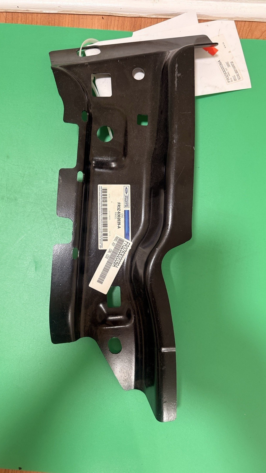 2015-2023 FORD Mustang Lock B Pillar Inner Lock FR3Z-6302039-A FACTORY OEM #8 2015-2023 FORD Mustang Lock B Pillar Inner Lock FR3Z-6302039-A FACTORY OEM #8