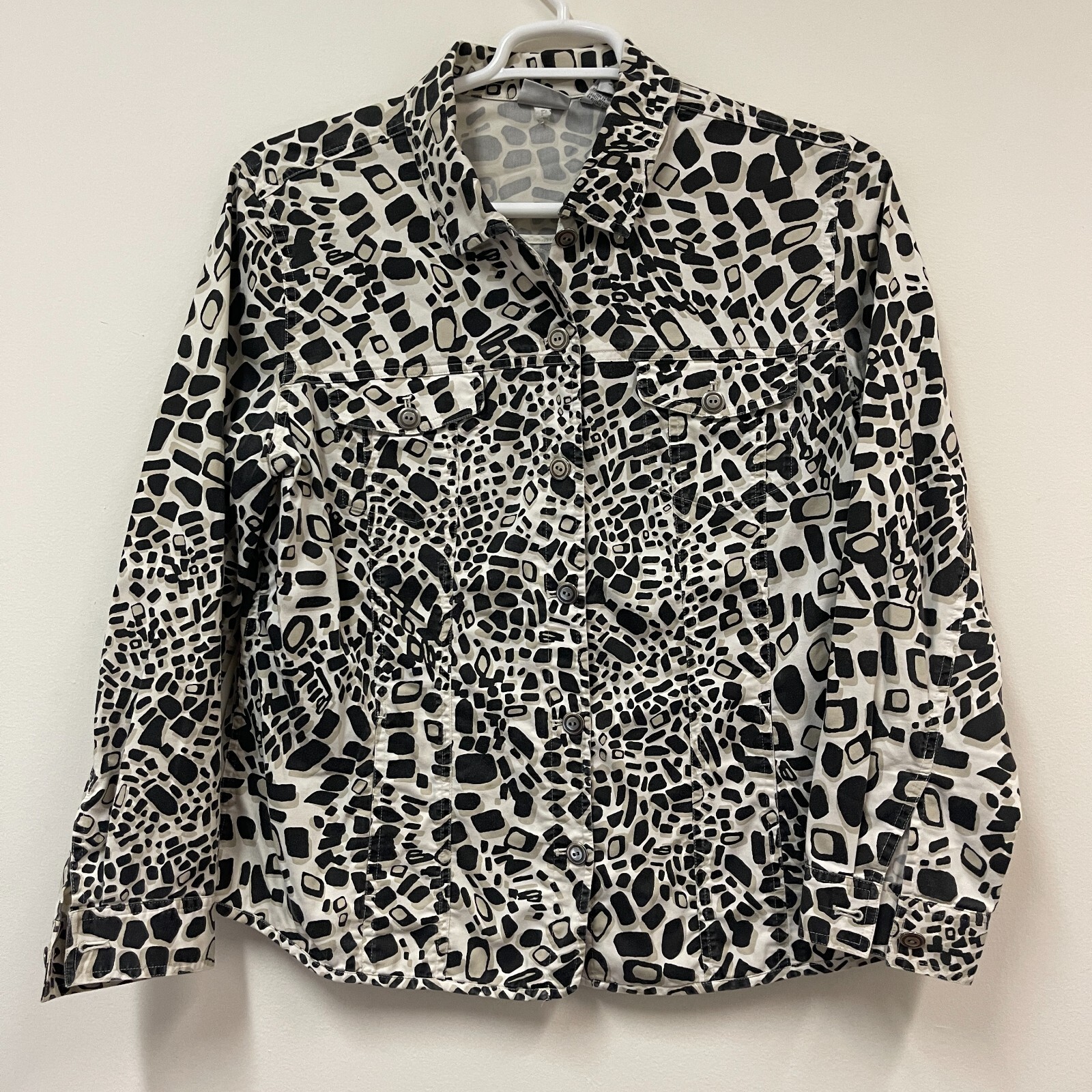 Chico\'s Womens Black White Animal Print Shirt Jacket Size 3 Stretch Button Front