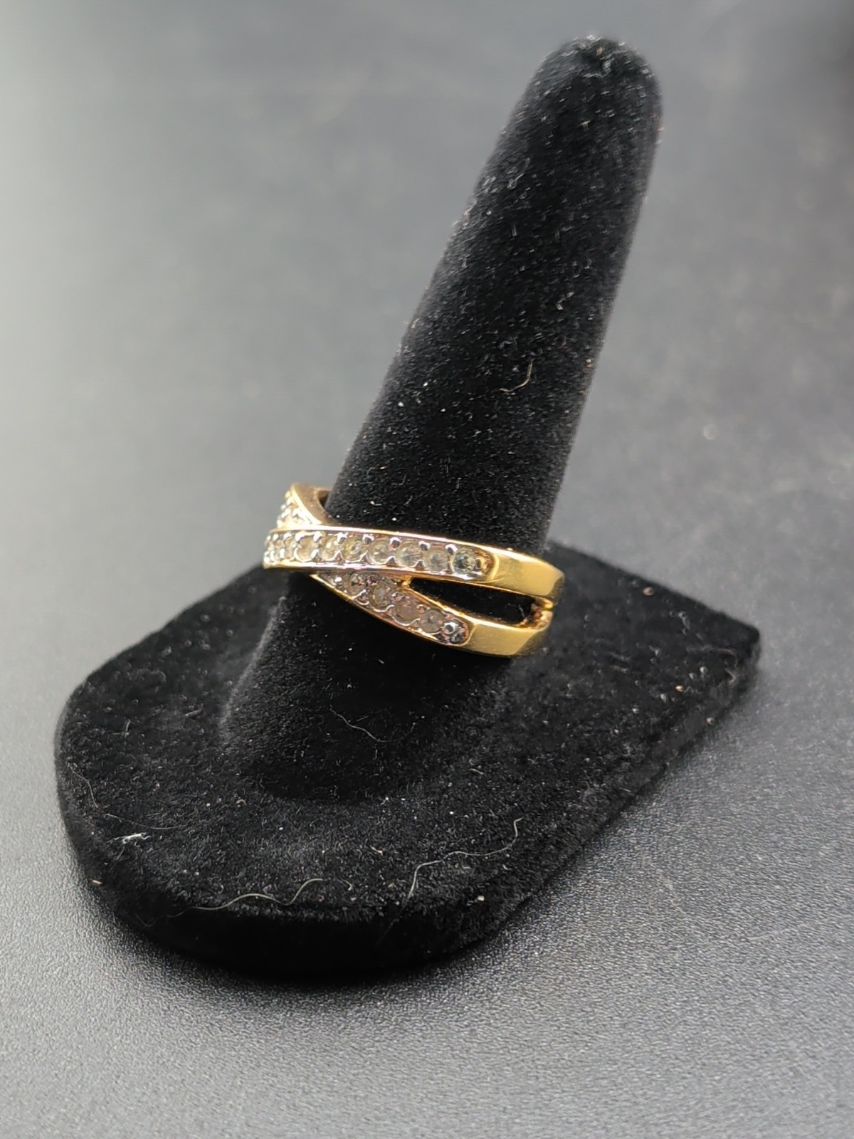 Round Cut Simulated Diamond Stunning Criss Cross Band Ring 14K Rose Gold Plated
