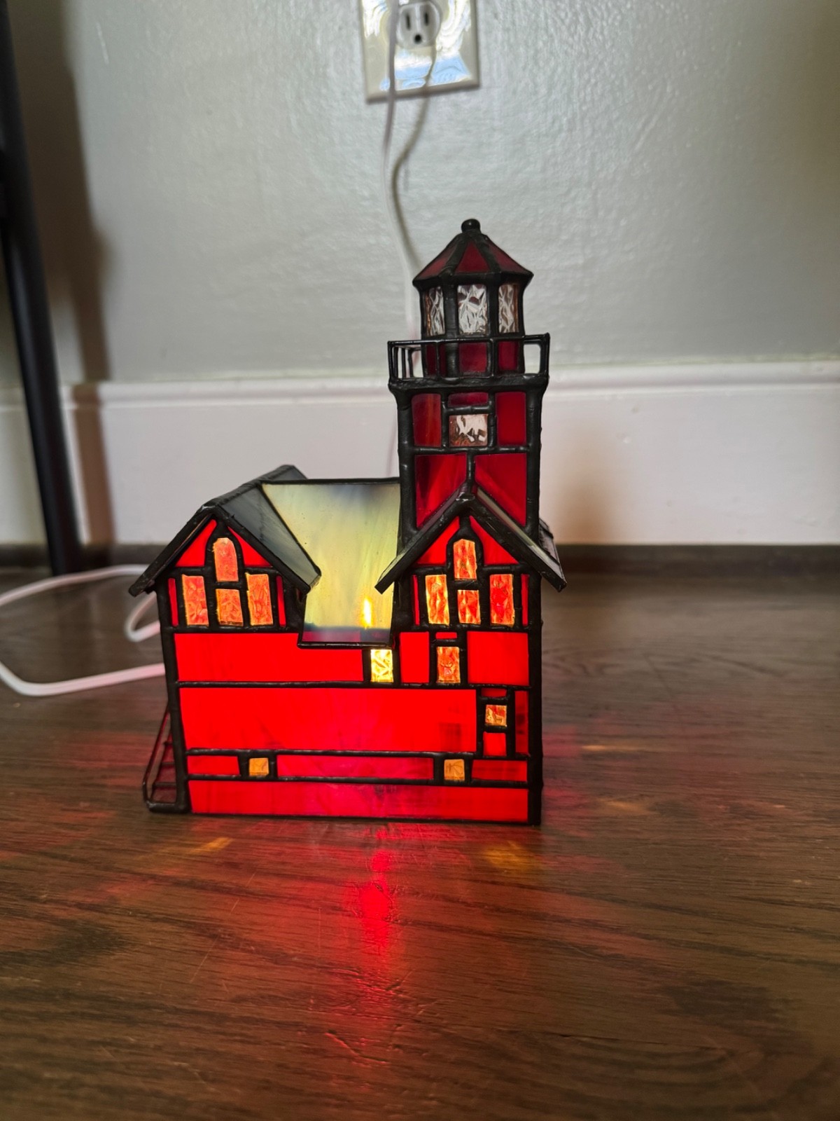 Vintage 1994 Century Classics Tiffany Style Big Red Lighthouse table lamp