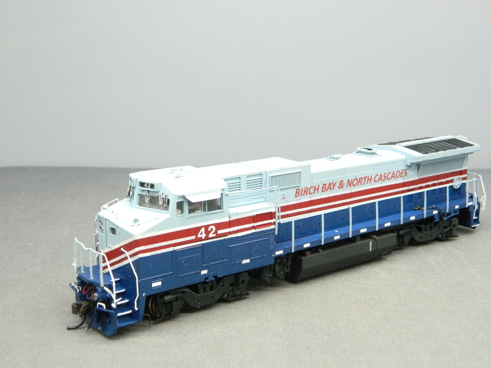 HO Atlas Master CUSTOM PAINTED Dash 8-40BW BIRCH BAY & NORTH CASCADES DCC or DC