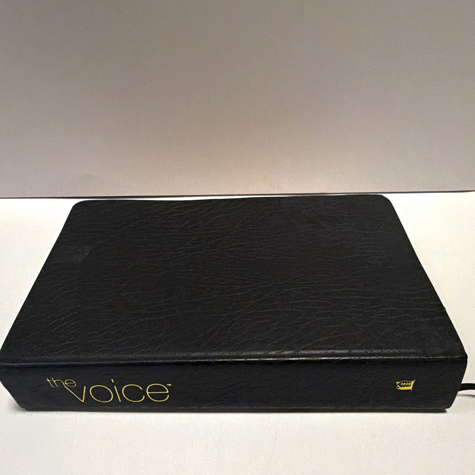 The Voice Bible: Step Into the Story of Scripture Bonded Leather Edition 
