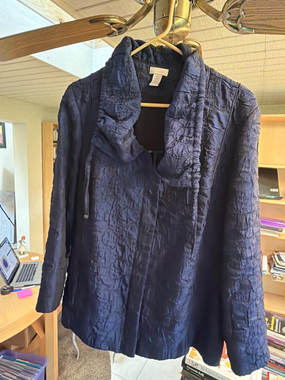 Chico’s blue crinkled pattern zip up jacket Chico’s blue crinkled pattern zip up jacket