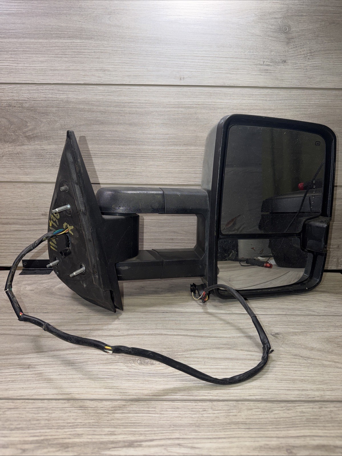 15-19 Chevy Silverado 2500HD Right Door Mirror OEM 84228892 15-19 Chevy Silverado 2500HD Right Door Mirror OEM 84228892
