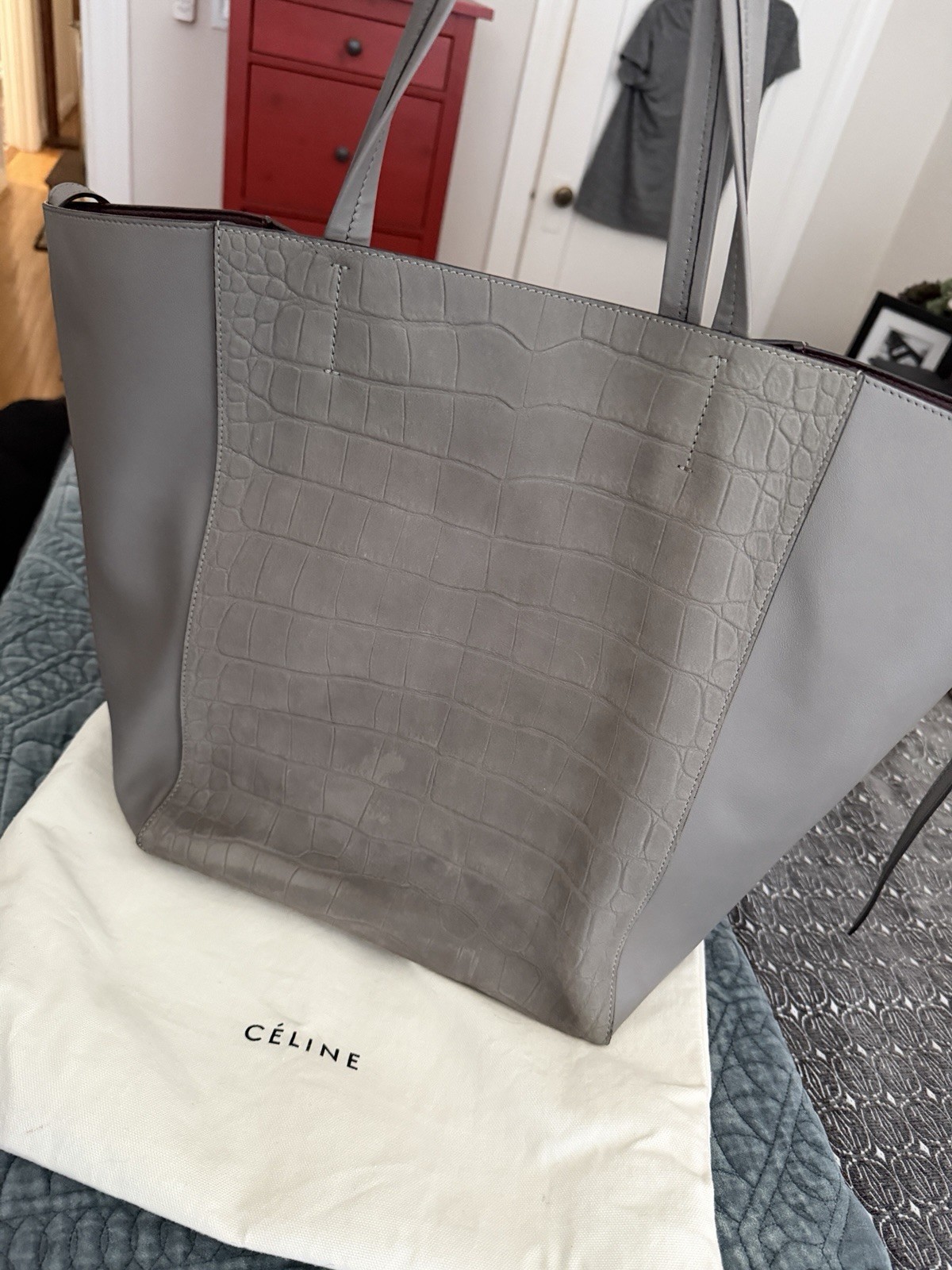 CELINE Gray Croc-Embossed Large Tote Bag Gold Hardware Inner Pockets Dust Bag CELINE Gray Croc-Embossed Large Tote Bag Gold Hardware Inner Pockets Dust Bag