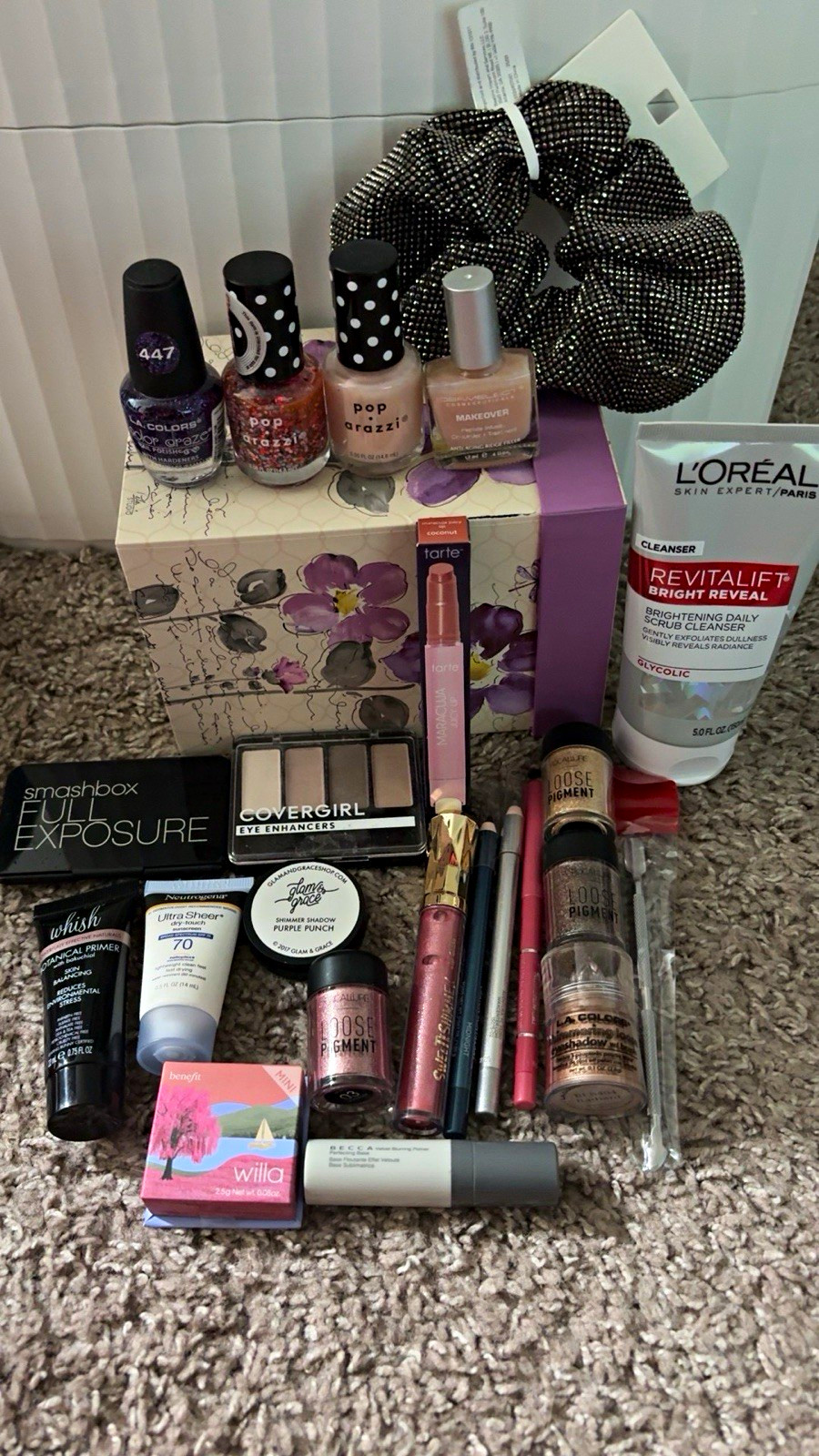 Assorted Makeup Lot: L'Oréal Revitalift Bright Reveal, Smashbox Full Exposure