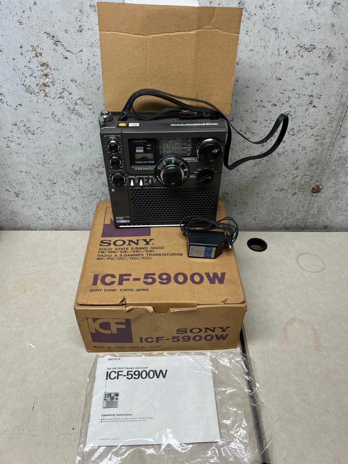 Vintage Sony ICF-5900 5 Band Radio In Box Vintage Sony ICF-5900 5 Band Radio In Box