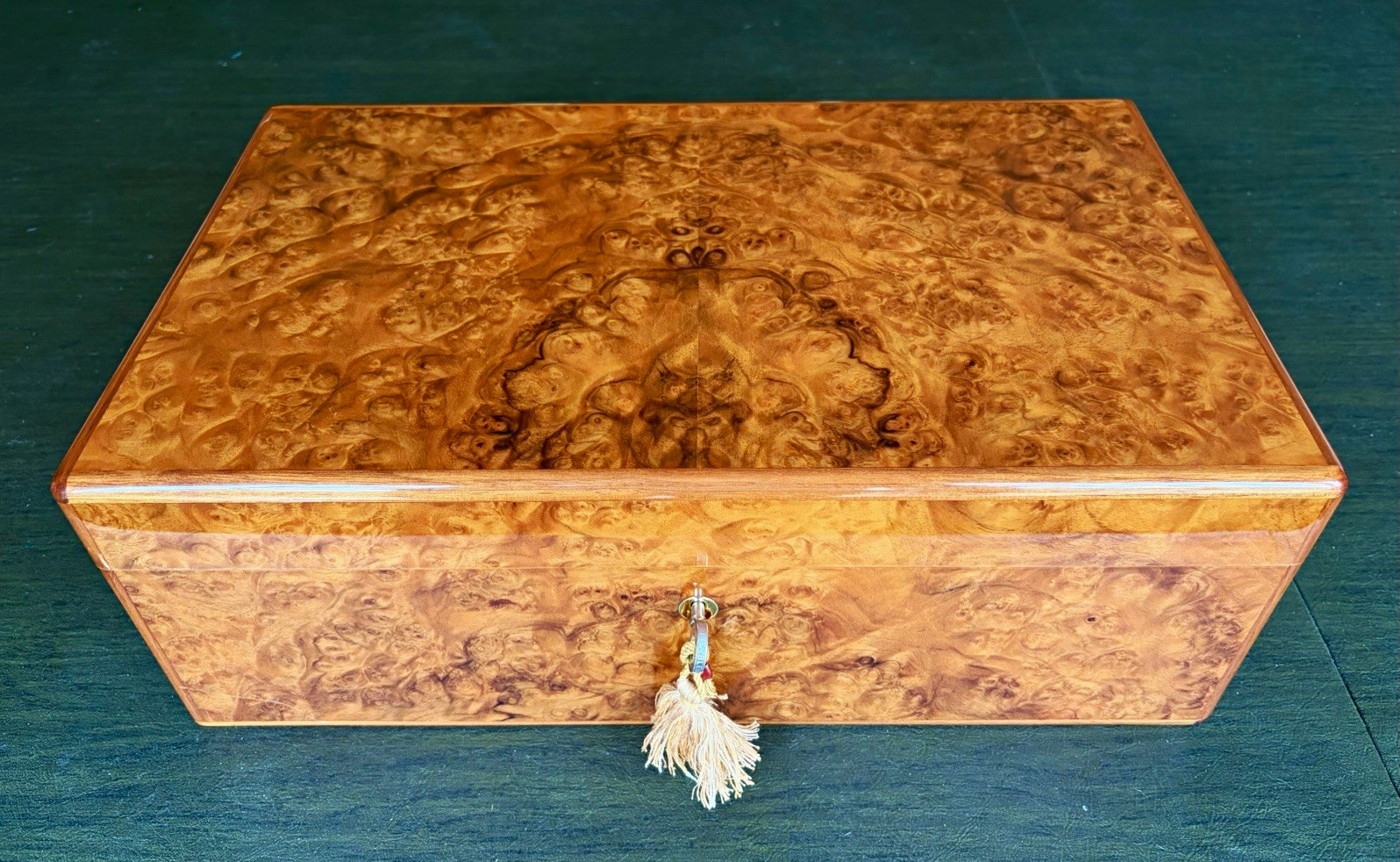Elie Bleu Madrone Burl Wood Cigar Humidor 16” x 10” x 5.5”