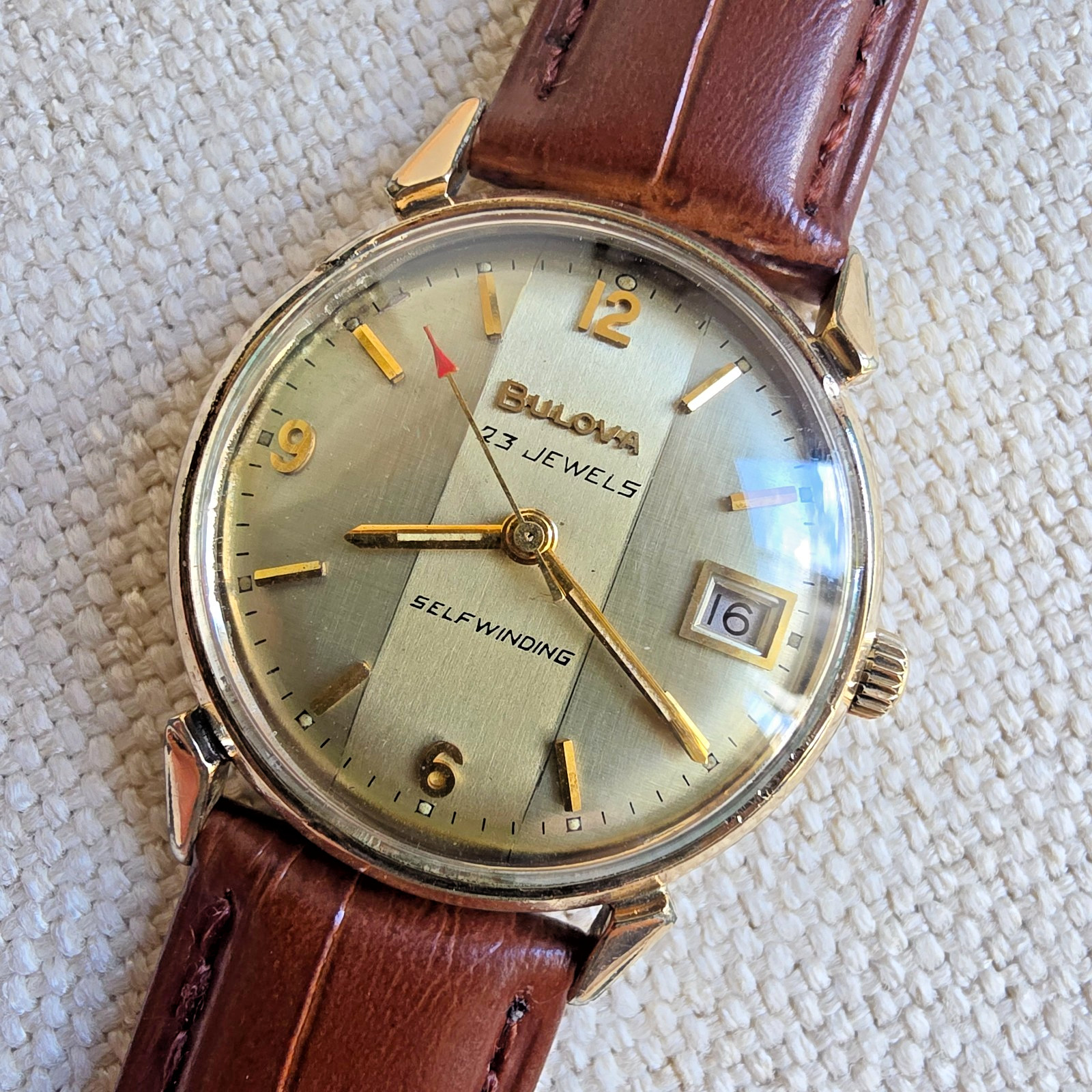 Vintage BULOVA Date King men\'s automatic watch Date Two-tone linen dial USA 1967