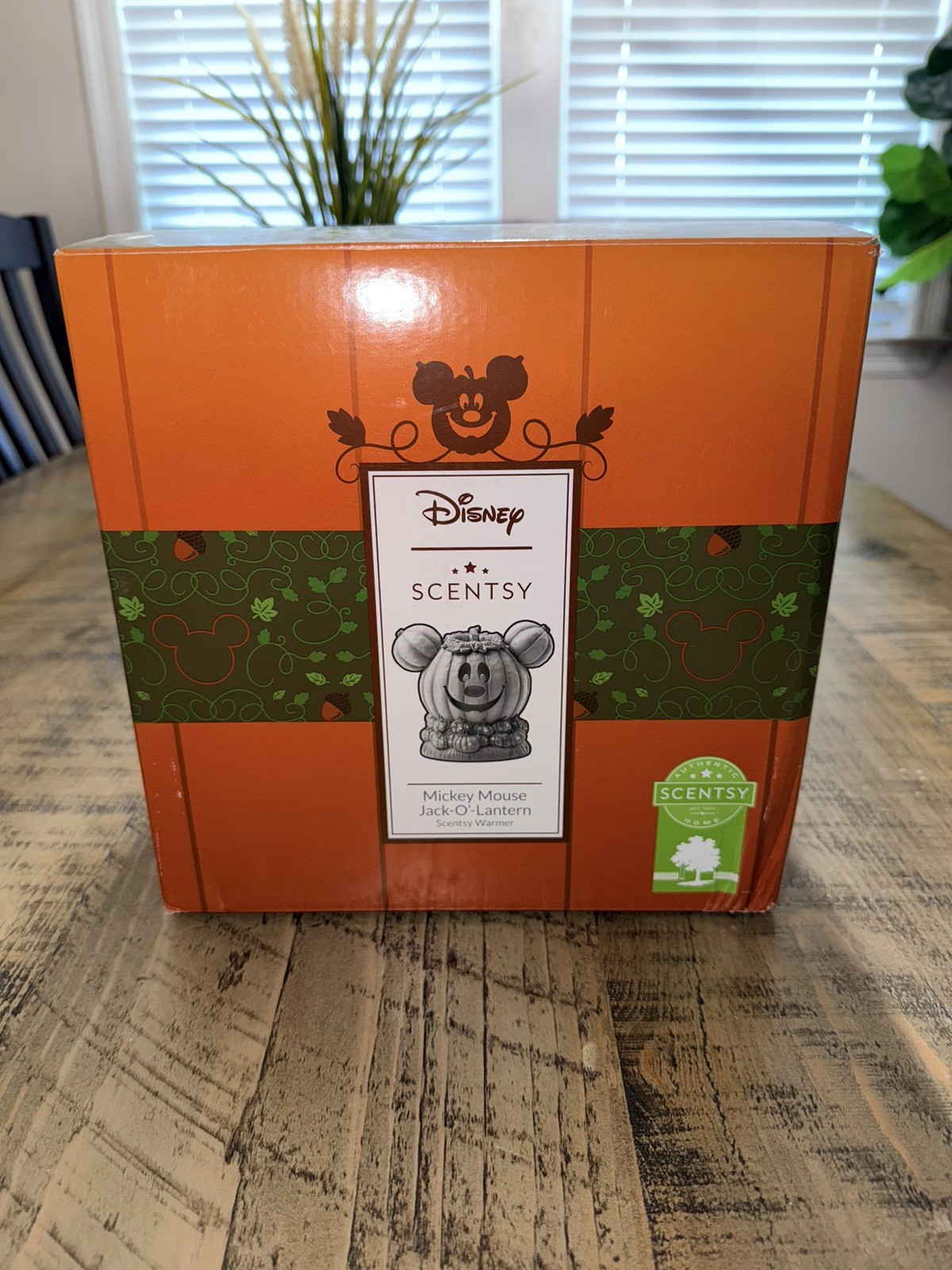 Scentsy Mickey Mouse Jack-O-Lantern Warmer Pumpkin Disney Brand New In Box Scentsy Mickey Mouse Jack-O-Lantern Warmer Pumpkin Disney Brand New In Box
