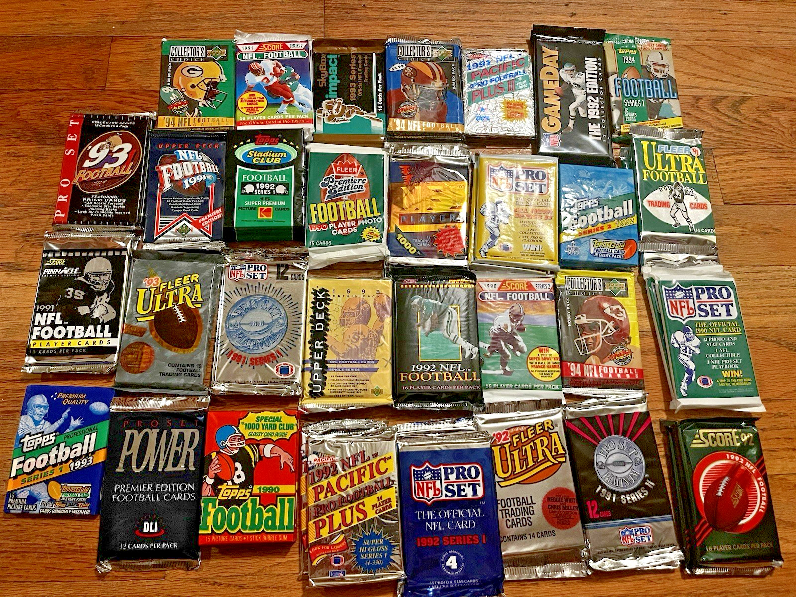 NFL Huge Bulk Lot of 200 Unopened Vintage Football Cards in Wax Foil Packs Box