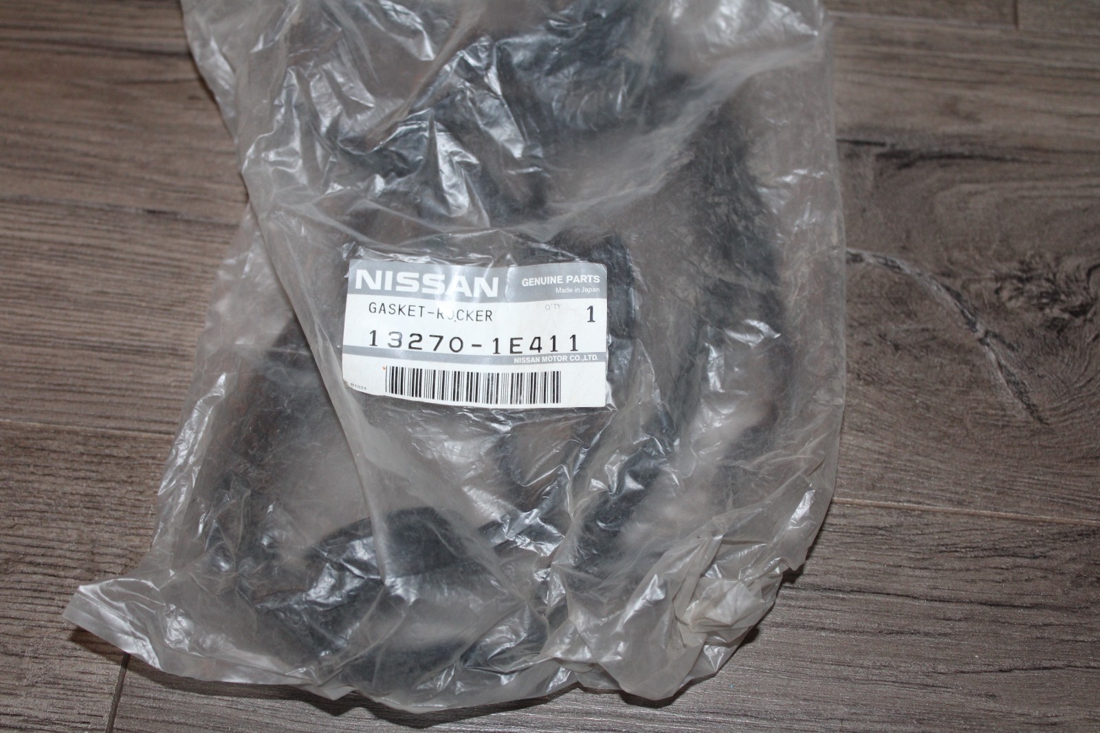 1993-2000 Nissan Altima valve cover gasket NOS 132701E411 13270-1E411