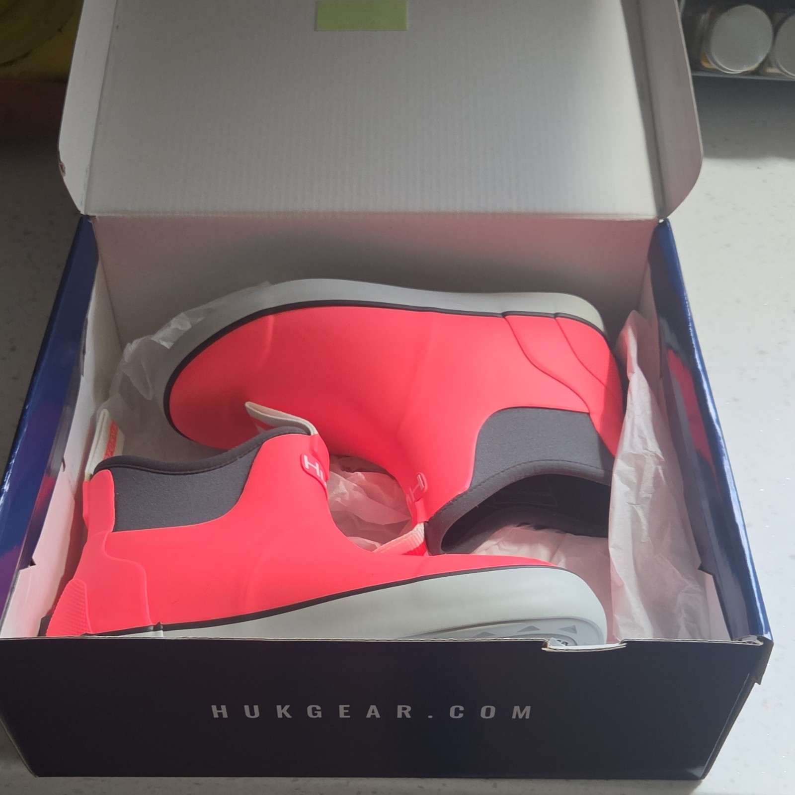 NEW HUK Rogue Wave Women’s Waterproof Deck Boots – Rare Neon Coral – Size 5 NEW HUK Rogue Wave Women’s Waterproof Deck Boots – Rare Neon Coral – Size 5