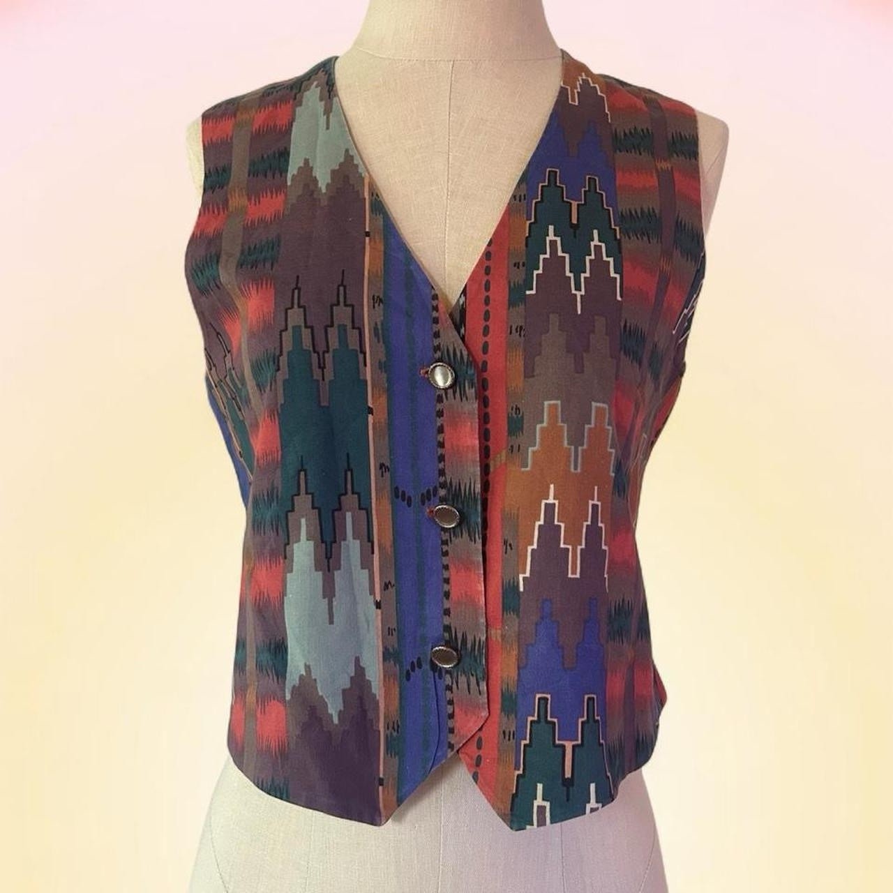 Vintage Women’s 80s Western Aztec Print Sleeveless Button-Front Vest