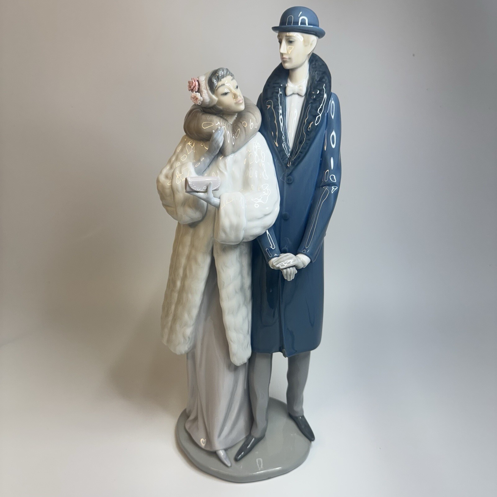 Lladró Porcelain On The Town Figurine 1452 Damaged See Photos