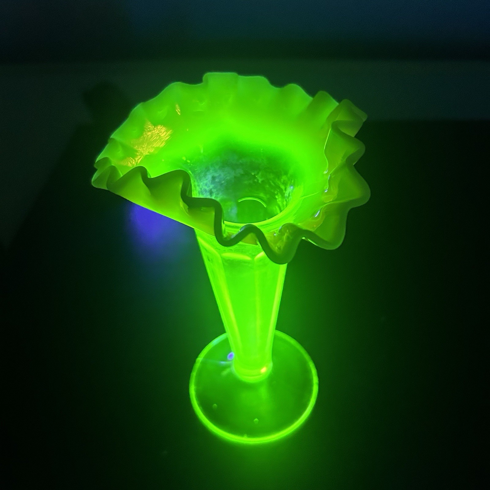 Uranium Vaseline Art Glass Vase w/Opalescent Ruffled Rim Bright UV Glow Antique