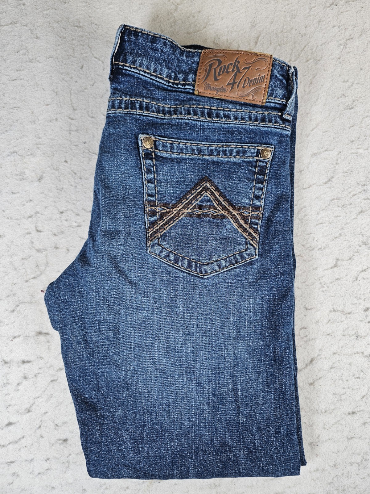 Wrangler Rock 47 Slim Boot Blue Denim Jeans Thick Stitch Men\' 33x32 Medium Wash Wrangler Rock 47 Slim Boot Blue Denim Jeans Thick Stitch Men\' 33x32 Medium Wash