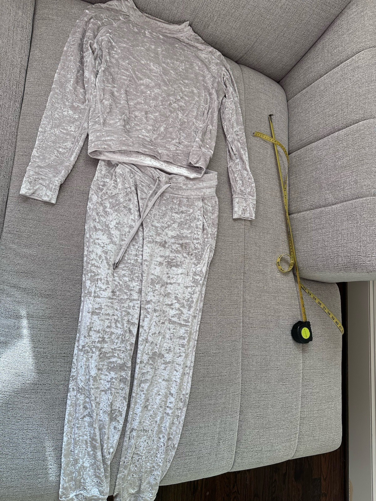 Lululemon Special Edition Ready to Crush Jogger Chrome Set Sz 6 Velvet (silver) Lululemon Special Edition Ready to Crush Jogger Chrome Set Sz 6 Velvet (silver)