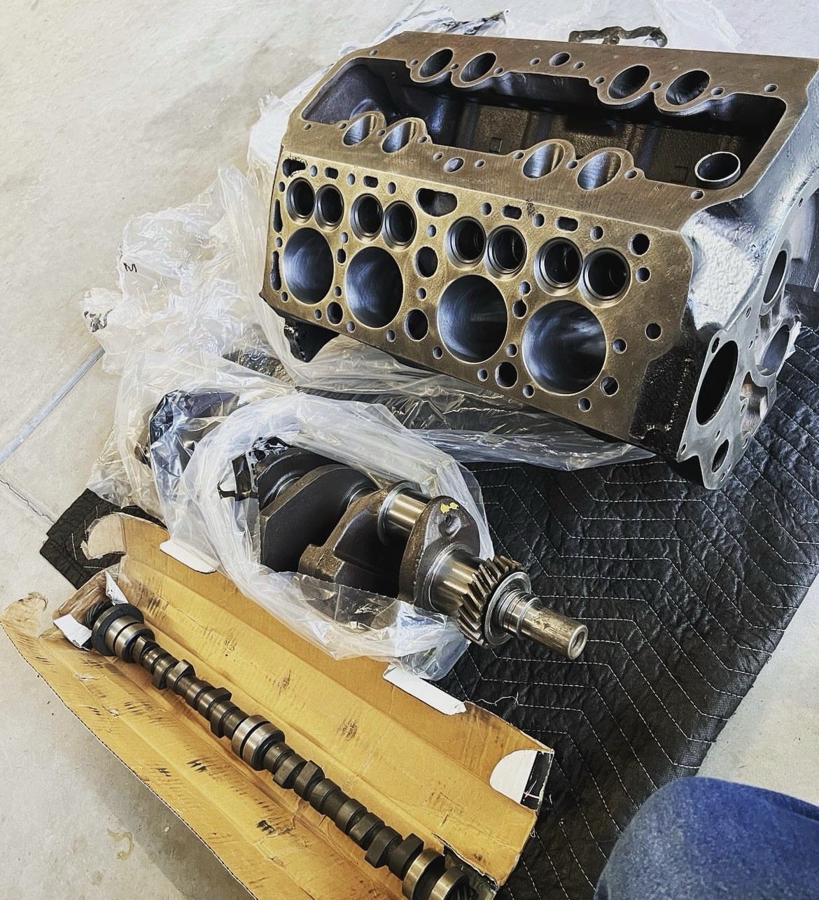 1951 Ford 8ba Flathead clutch,overdrive transmission.Text 619-997-8039 for info 1951 Ford 8ba Flathead clutch,overdrive transmission.Text 619-997-8039 for info