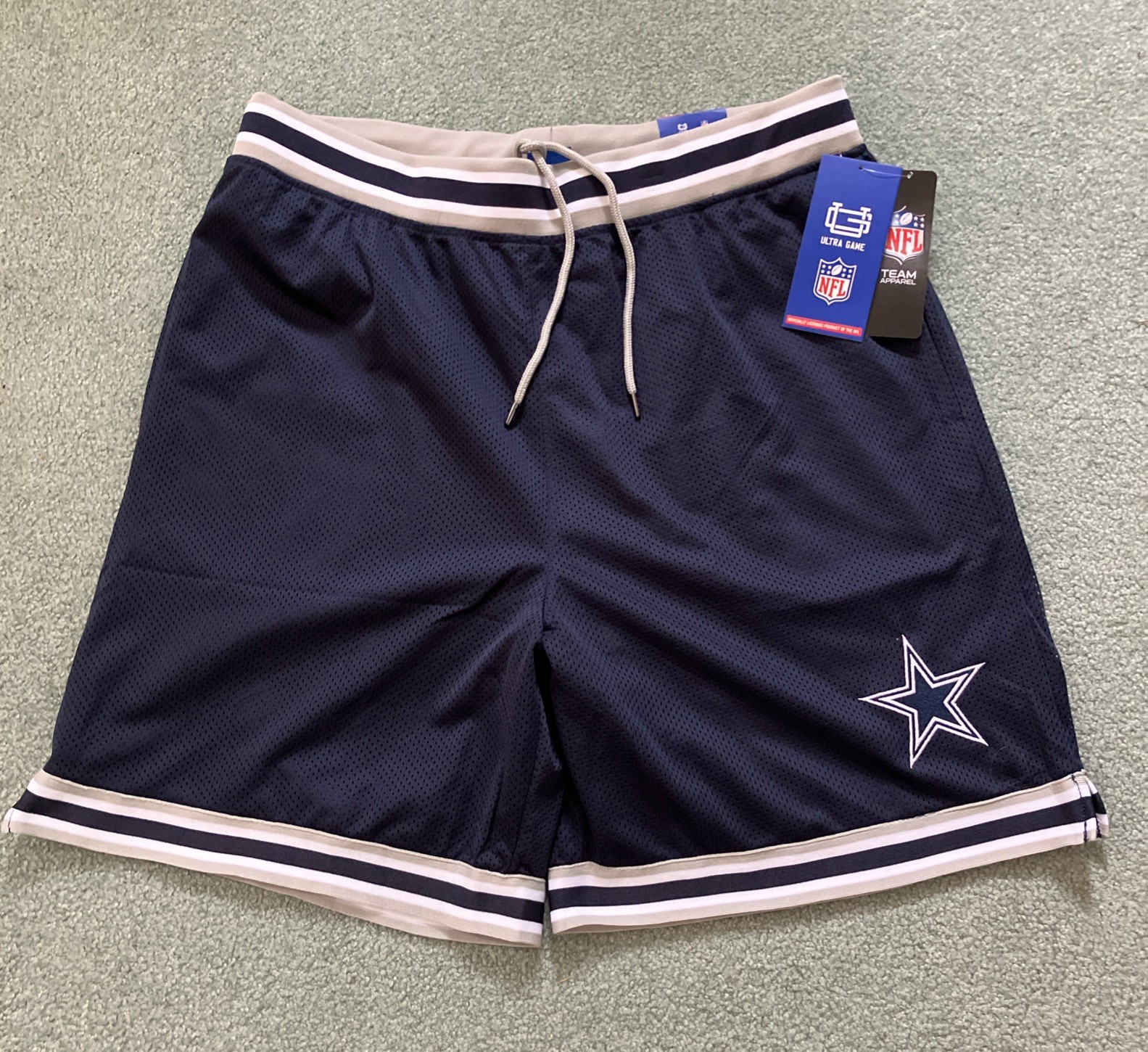 NWT NFL Dallas Cowboys Navy Blue At The Knee Men's Mesh Shorts Size XL NWT NFL Dallas Cowboys Navy Blue At The Knee Men's Mesh Shorts Size XL