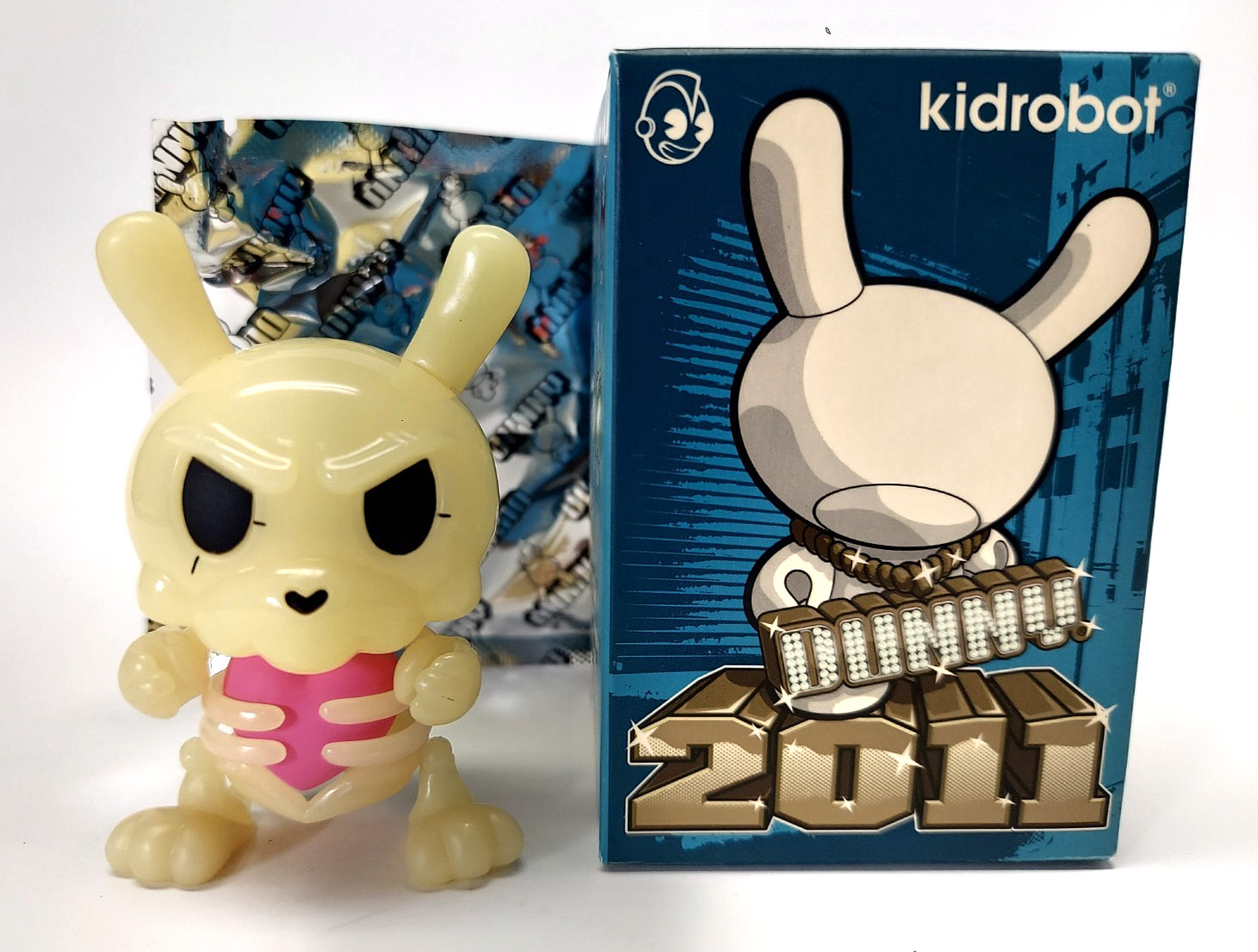Kidrobot 2011 Build a Dunny Skeleton GID Series 3\