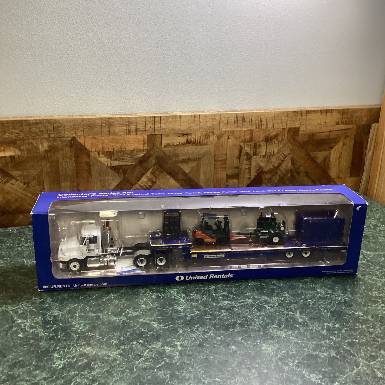 United Rentals - Collector's Series XIII 1:87 Diecast International ProStar Set United Rentals - Collector's Series XIII 1:87 Diecast International ProStar Set