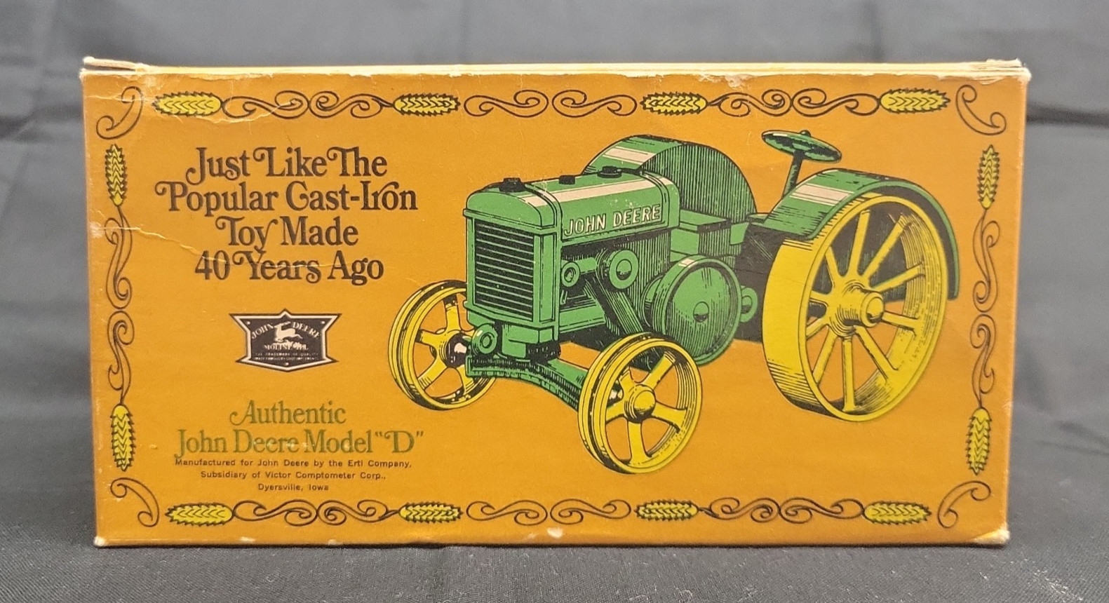 Vtg 1974 Ertl John Deere Model D 1923 Cast Iron 1/16 Toy Tractor Replica W/Box