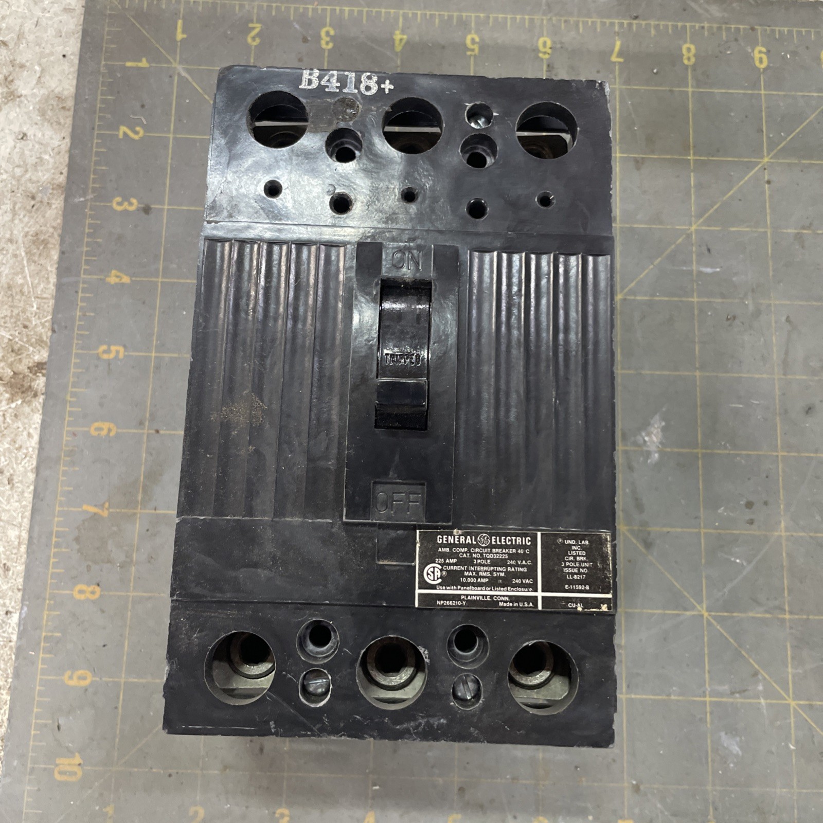 GE CIRCUIT BREAKER TQD32225. 225A, 240V.