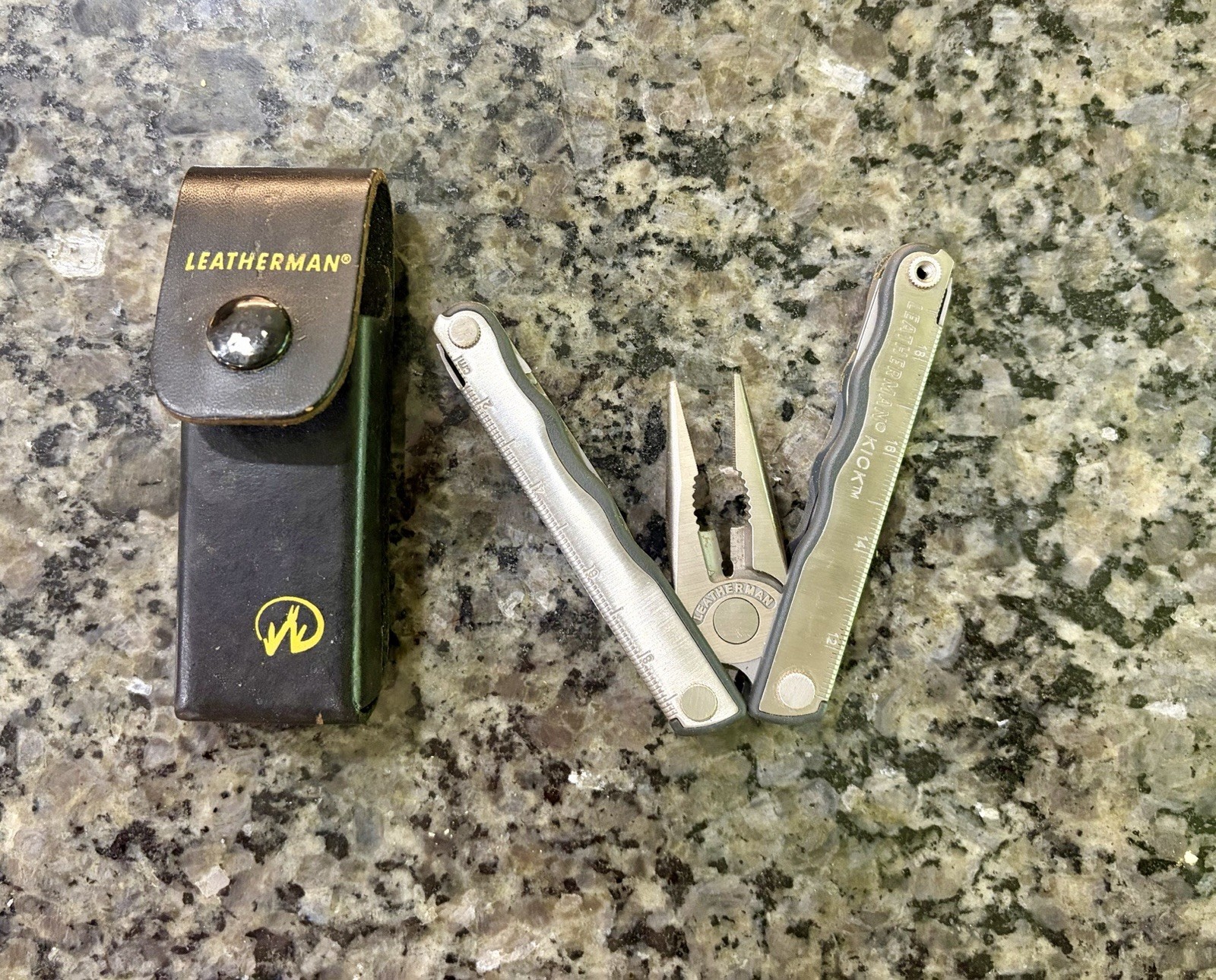 Leatherman KICK Multi Tool In Original Holder + Logo Leatherman KICK Multi Tool In Original Holder + Logo