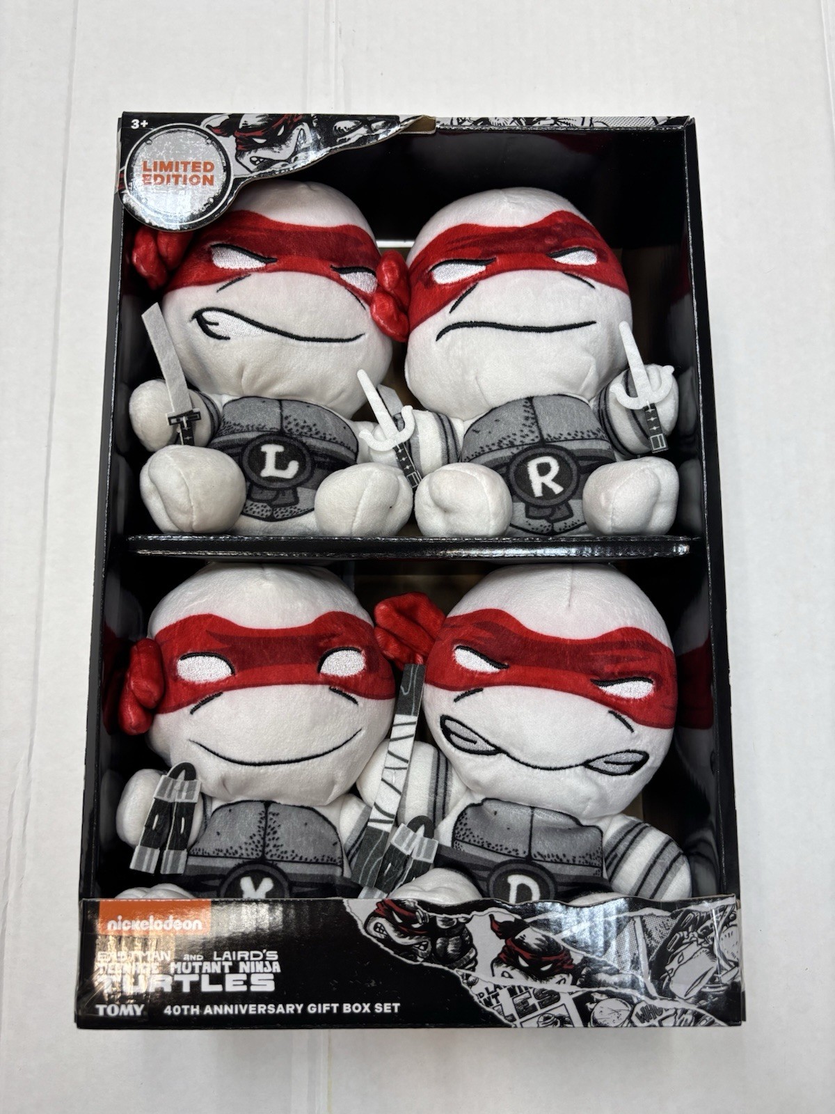 Tomy Club Teenage Mutant Ninja Turtles 40th Anniversary Plush Gift Box Set - New Tomy Club Teenage Mutant Ninja Turtles 40th Anniversary Plush Gift Box Set - New