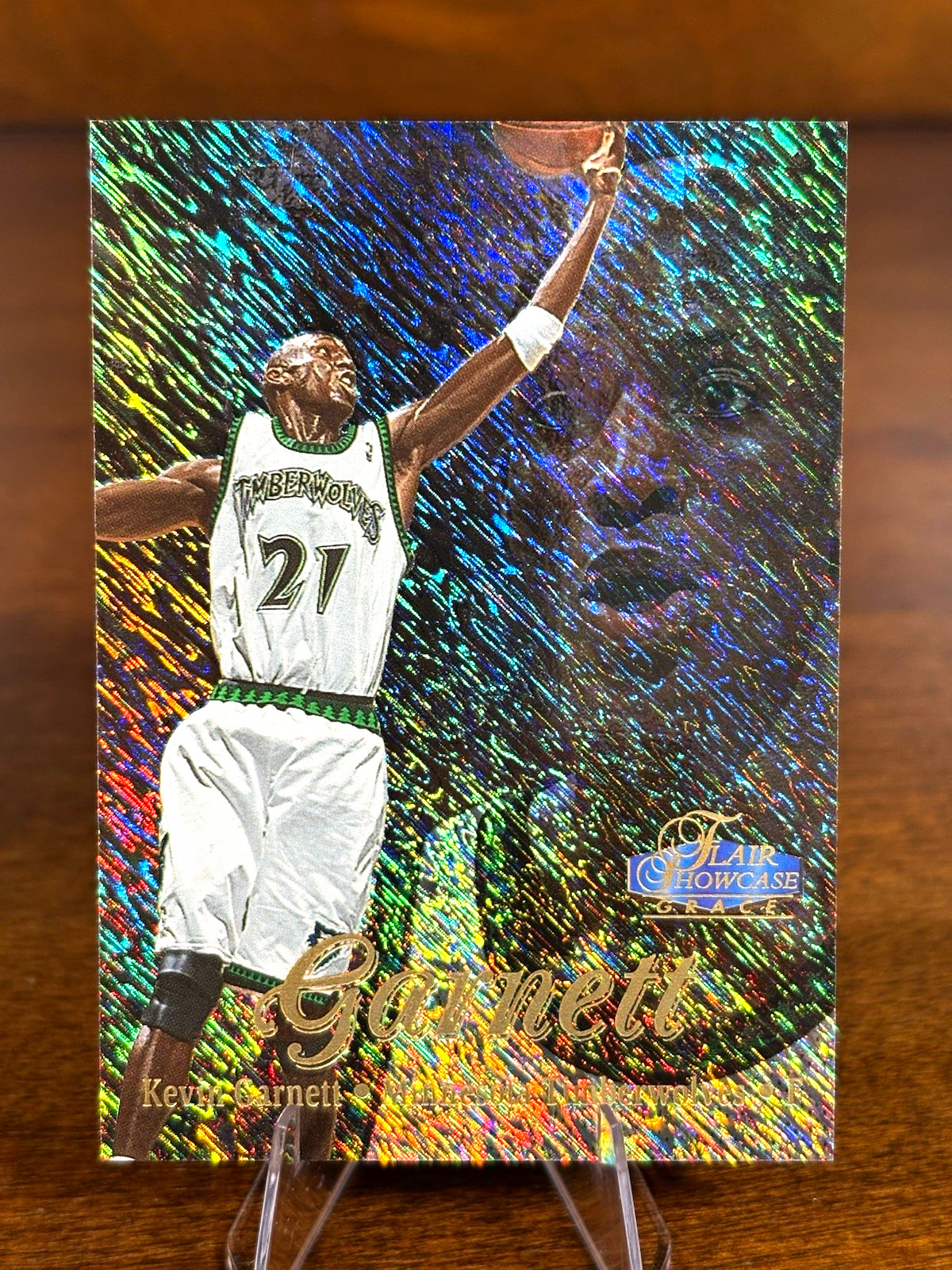 1997-98 Flair Showcase #4 - Kevin Garnett Flair Showcase Row 1 NM-MT