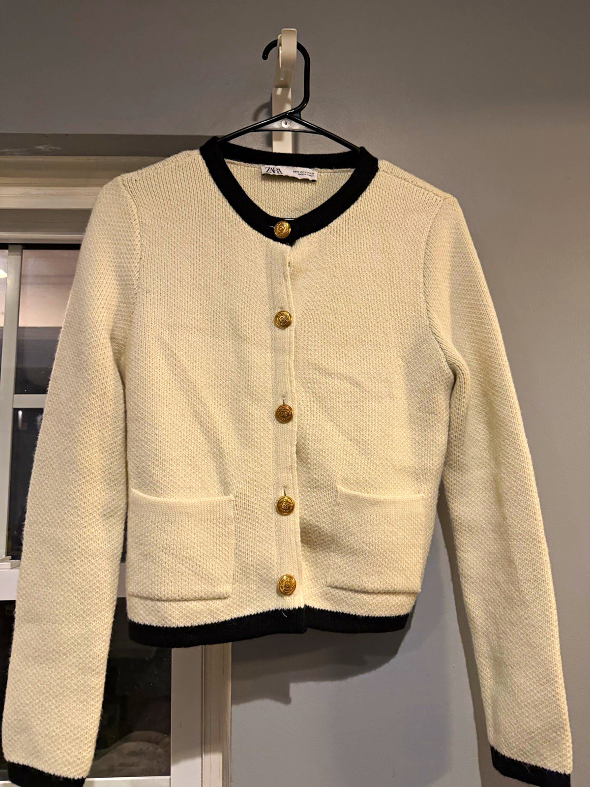Zara Women\'s Ivory Knit Cardigan Sweater Black Trim Button Front M/L Zara Women\'s Ivory Knit Cardigan Sweater Black Trim Button Front M/L