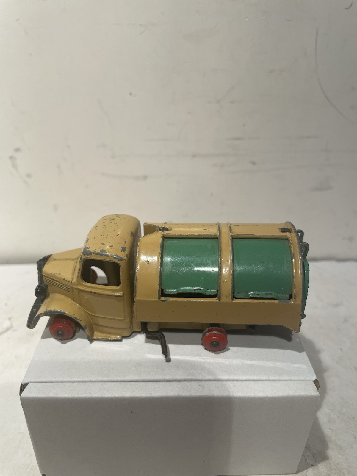 Vintage Dinky Toys No. 252 Bedford Refuse Wagon Meccano 1950s UK 1918
