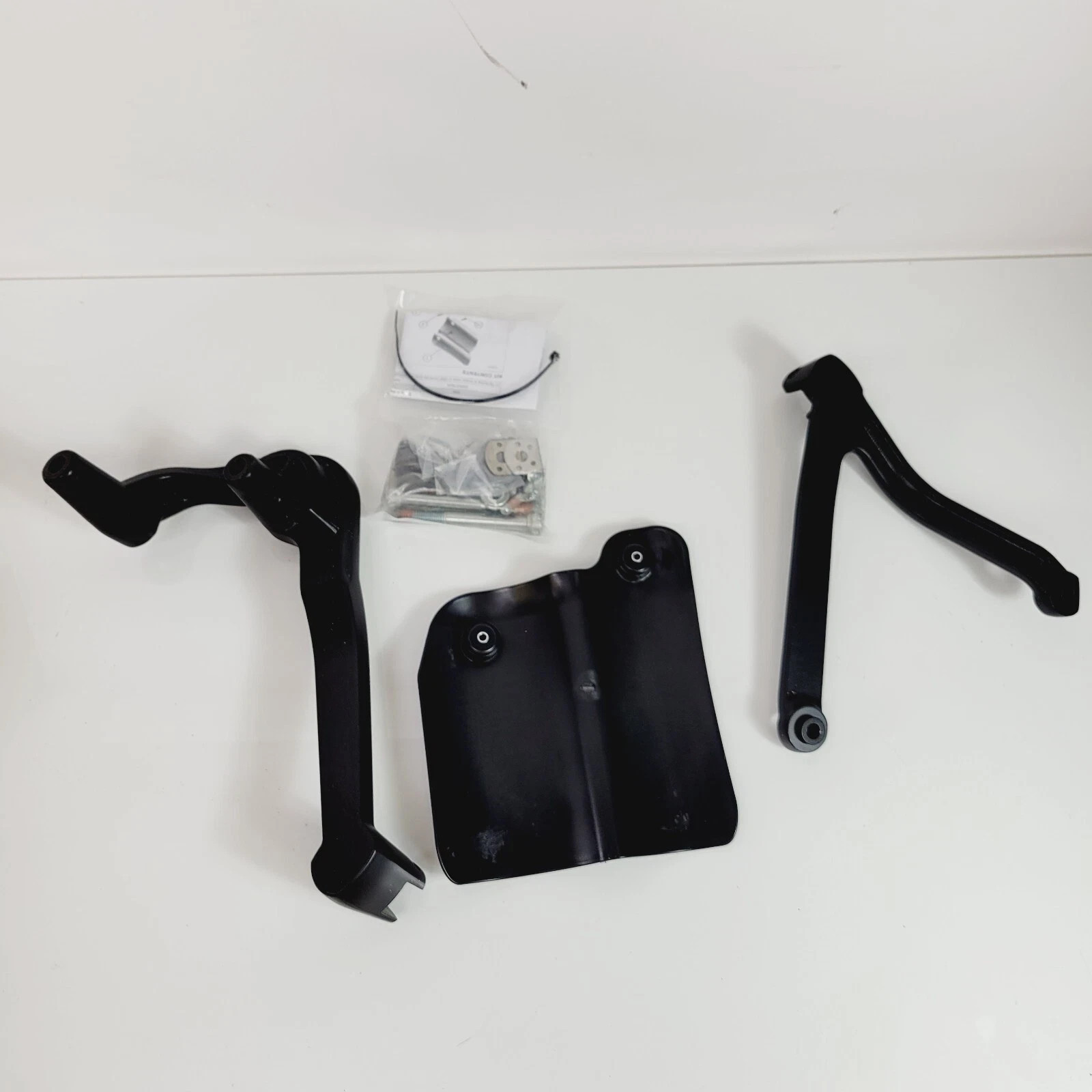 oem Harley-Davidson 2021-UP Sportster S, RH1250 Passenger Footpeg Mount Kit   a3